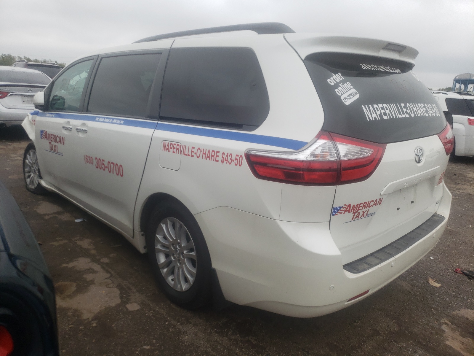 Photo 3 from auction – 2017 TOYOTA SIENNA XLE with VIN 5TDYZ3DC8HS865600