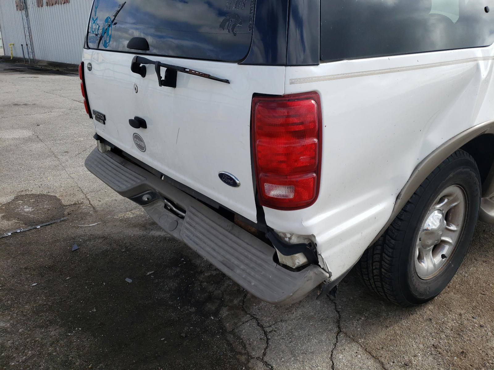 Photo 9 from auction – 2000 FORD EXPEDITION with VIN 1FMPU18L0YLA20875
