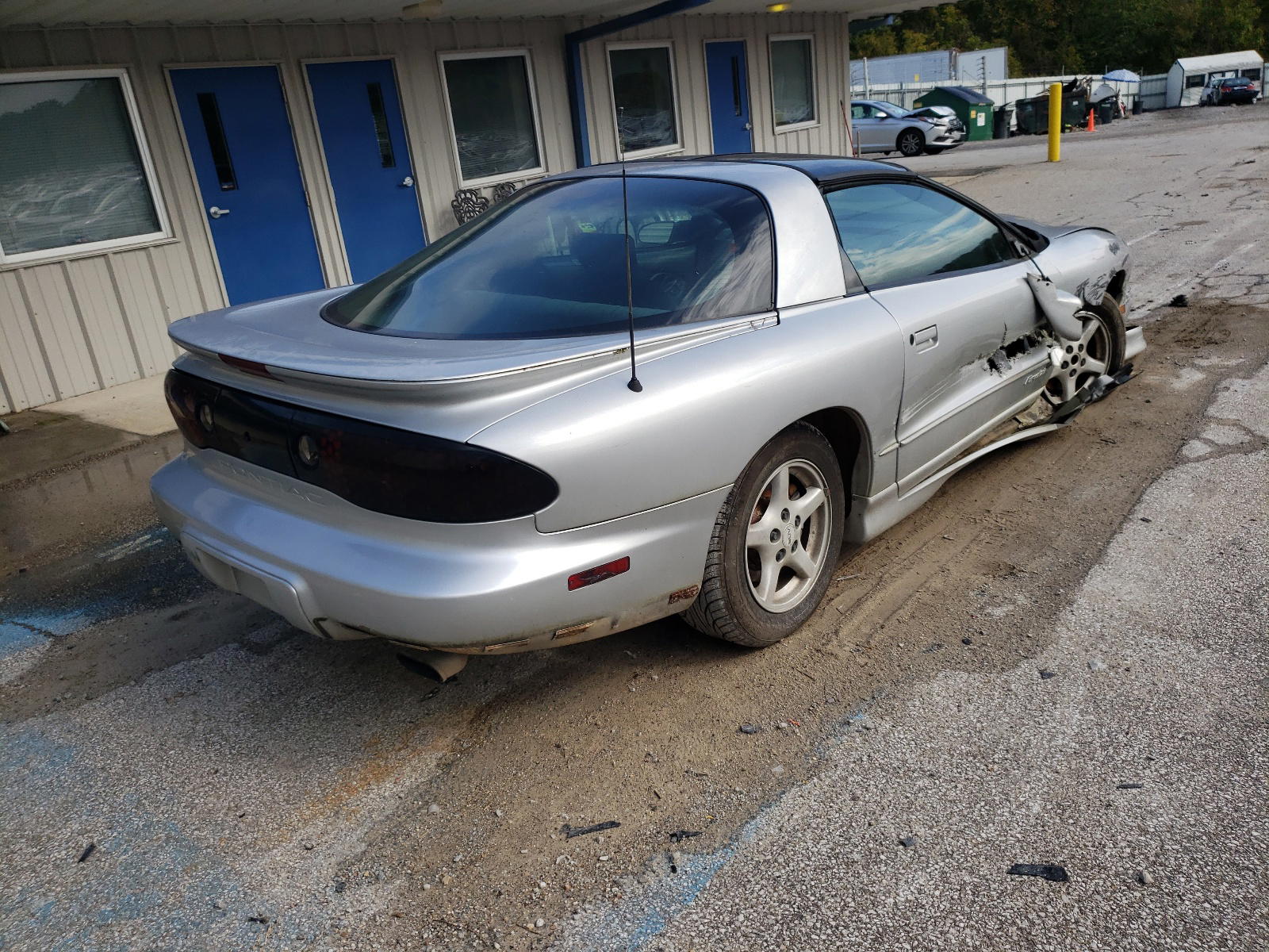 Photo 4 from auction – 1999 PONTIAC FIREBIRD with VIN 2G2FS22K2X2229100