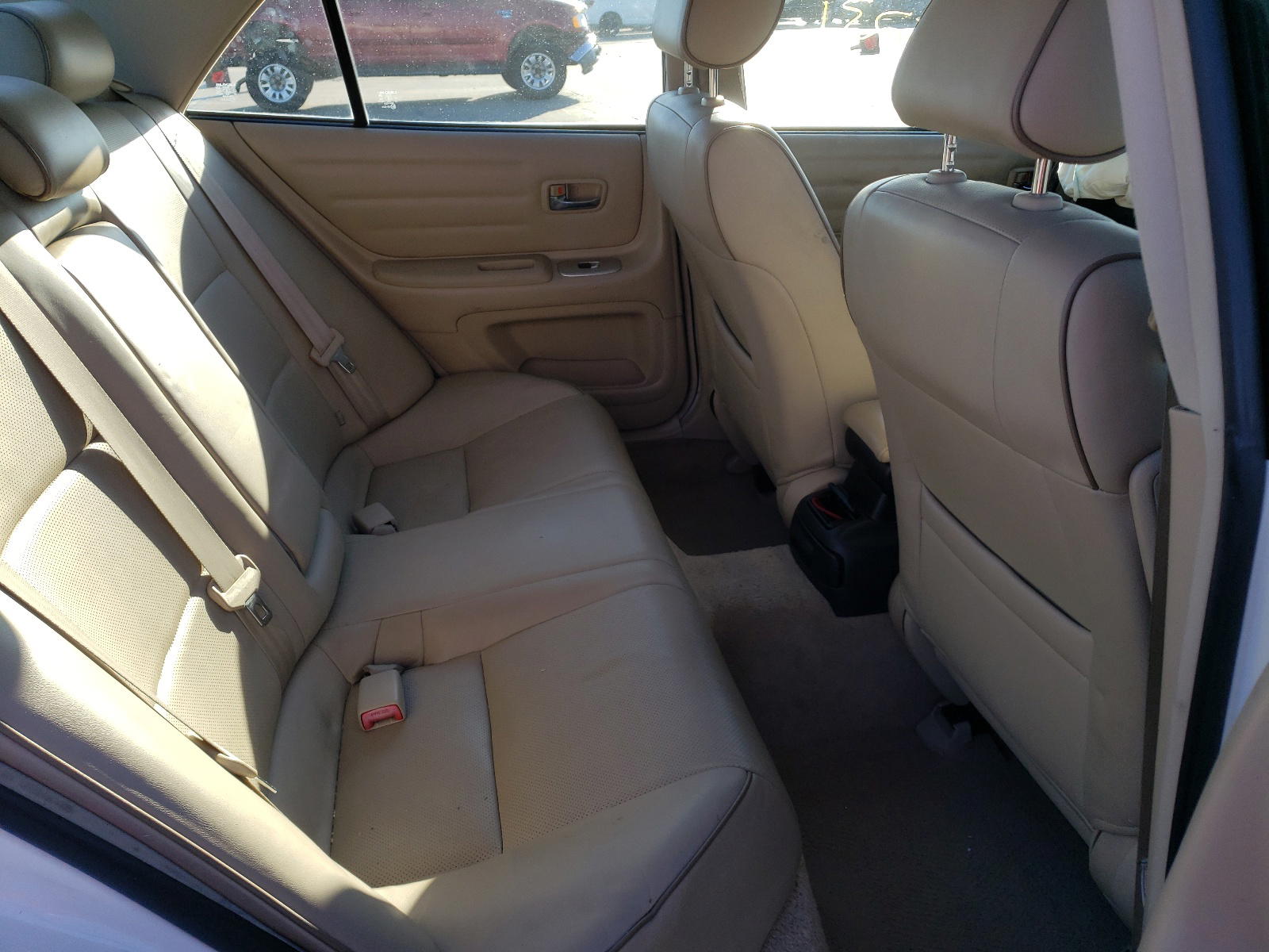 Photo 6 from auction – 2004 LEXUS IS 300 with VIN JTHBD192040085465