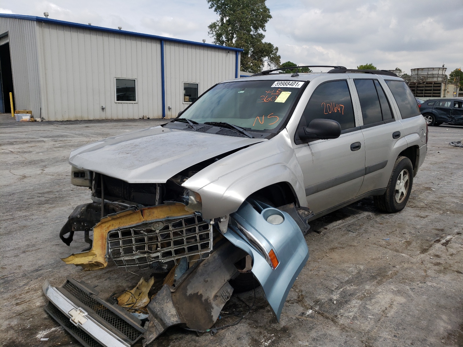 Photo 2 from auction – 2005 CHEVROLET TRAILBLAZE with VIN 1GNDT13S652240071