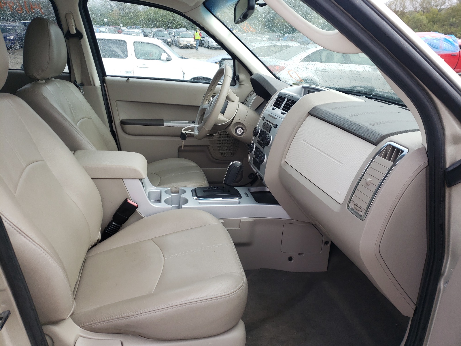 Photo 5 from auction – 2010 MERCURY MARINER with VIN 4M2CN8BG2AKJ11740