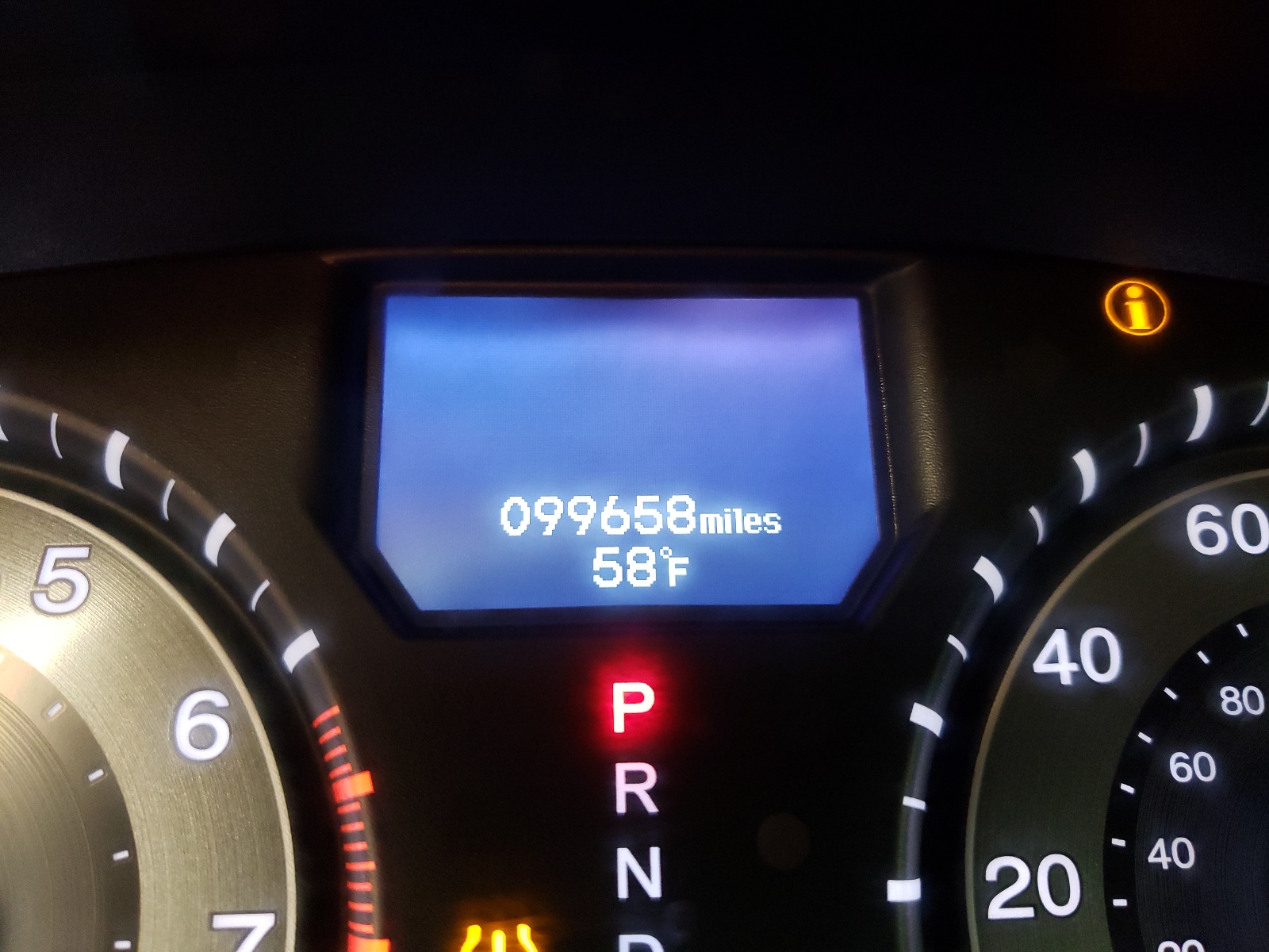 Photo 8 from auction – 2014 HONDA ODYSSEY TO with VIN 5FNRL5H94EB031484