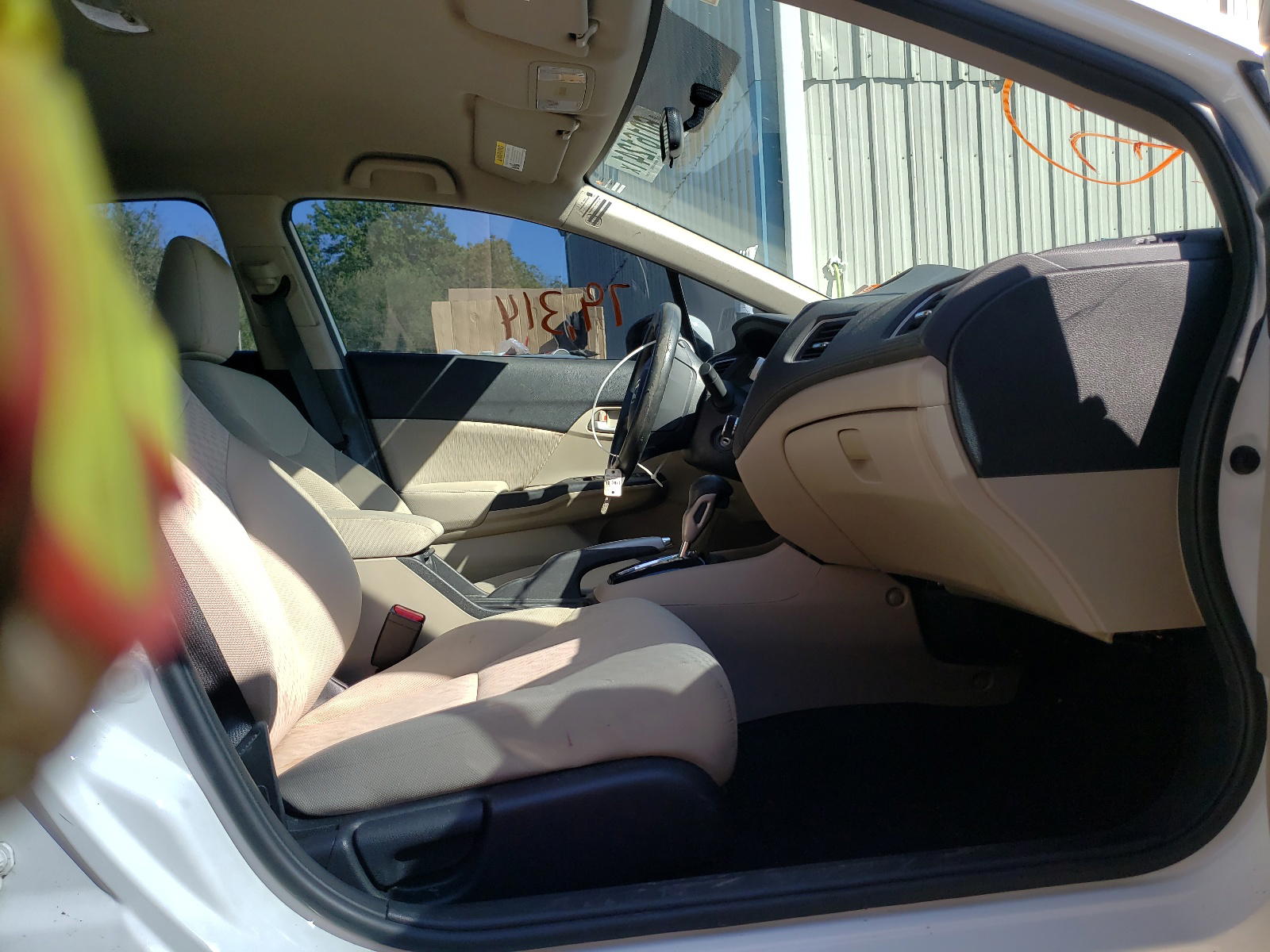 Photo 5 from auction – 2014 HONDA CIVIC LX with VIN 19XFB2F51EE263275
