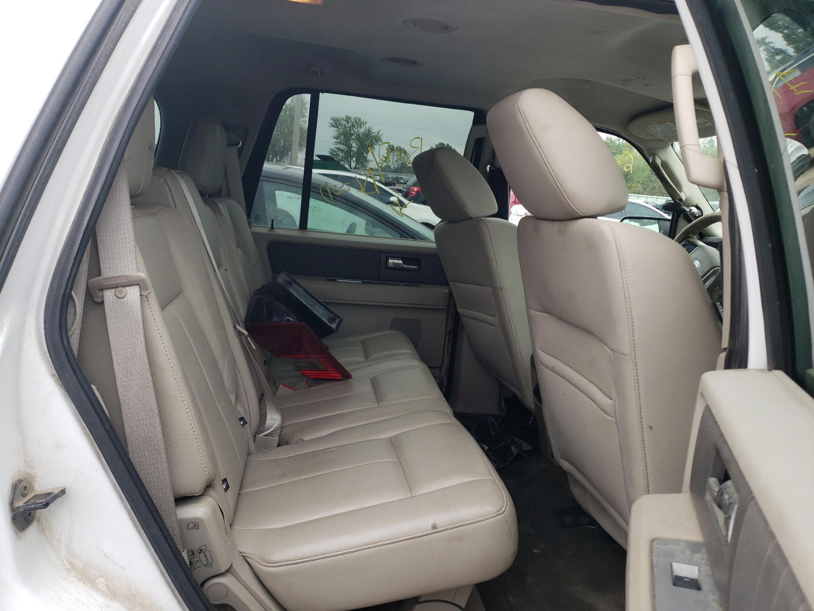 Photo 6 from auction – 2011 FORD EXPEDITION with VIN 1FMJU1G5XBEF33720