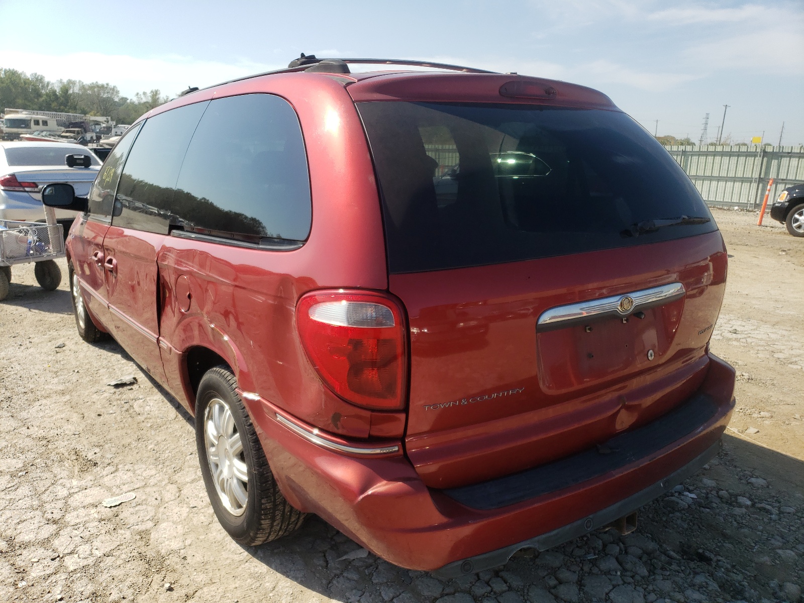 Photo 3 from auction – 2005 CHRYSLER TOWN & COU with VIN 2C4GP54L45R468984