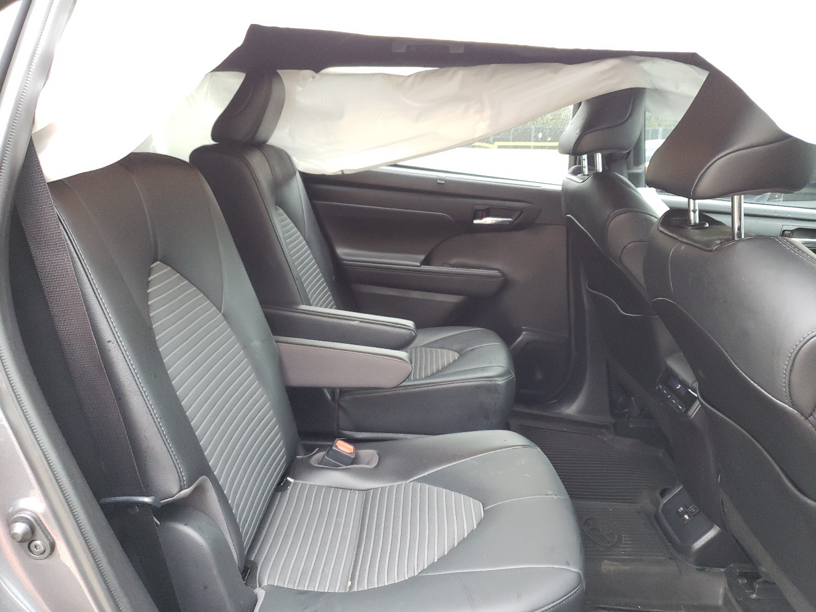 Photo 6 from auction – 2021 TOYOTA HIGHLANDER with VIN 5TDJZRBH9MS117158