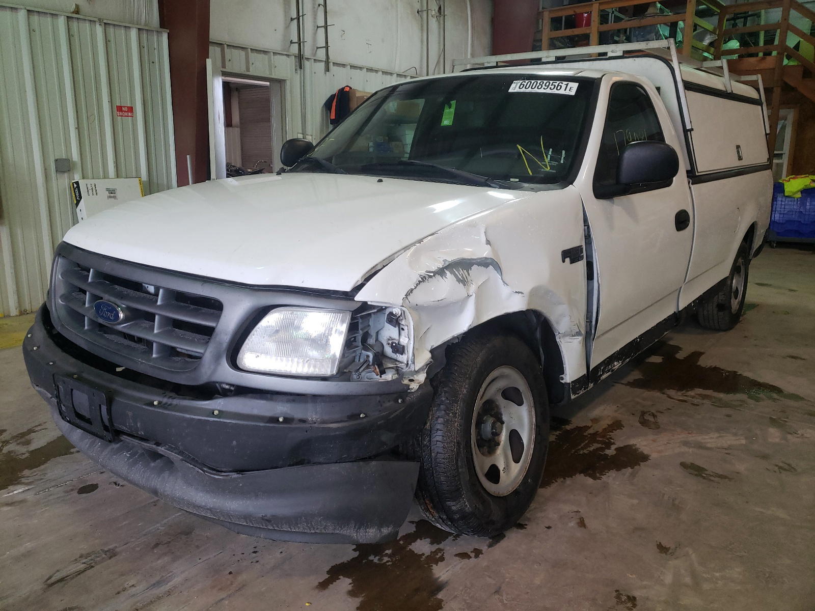 Photo 2 from auction – 2002 FORD F150 with VIN 1FTRF172X2NB39903
