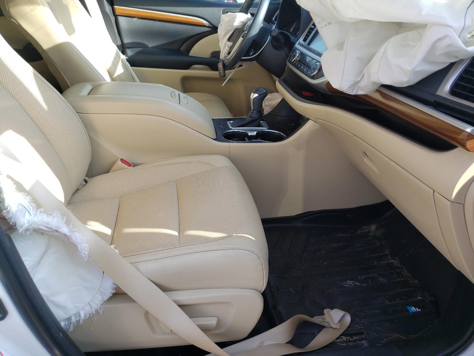 Photo 5 from auction – 2018 TOYOTA HIGHLANDER with VIN 5TDYZRFH5JS244266