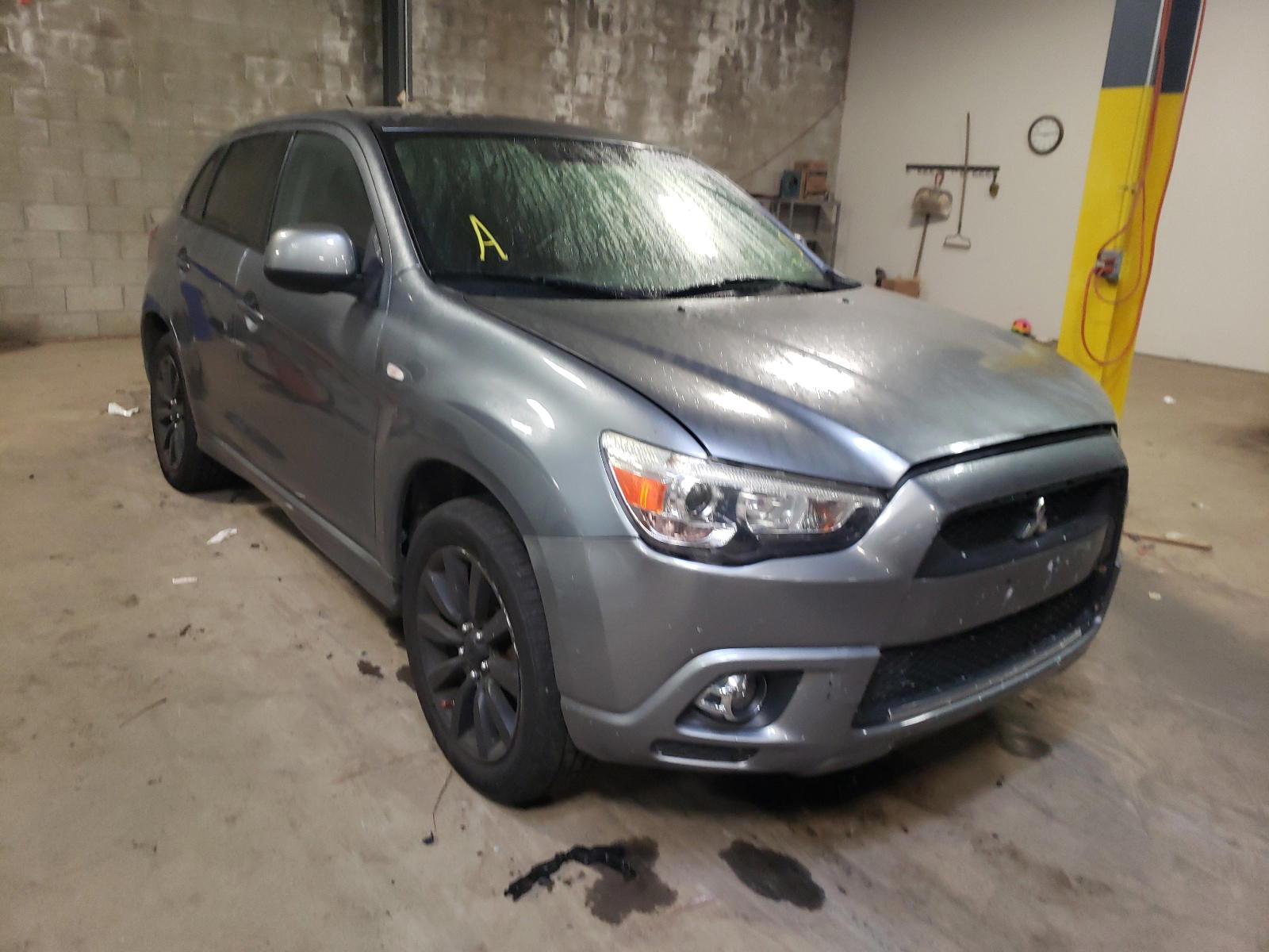 MITSUBISHI OUTLANDER 2011 with VIN JA4AR4AU8BZ017026 - Photo from auction