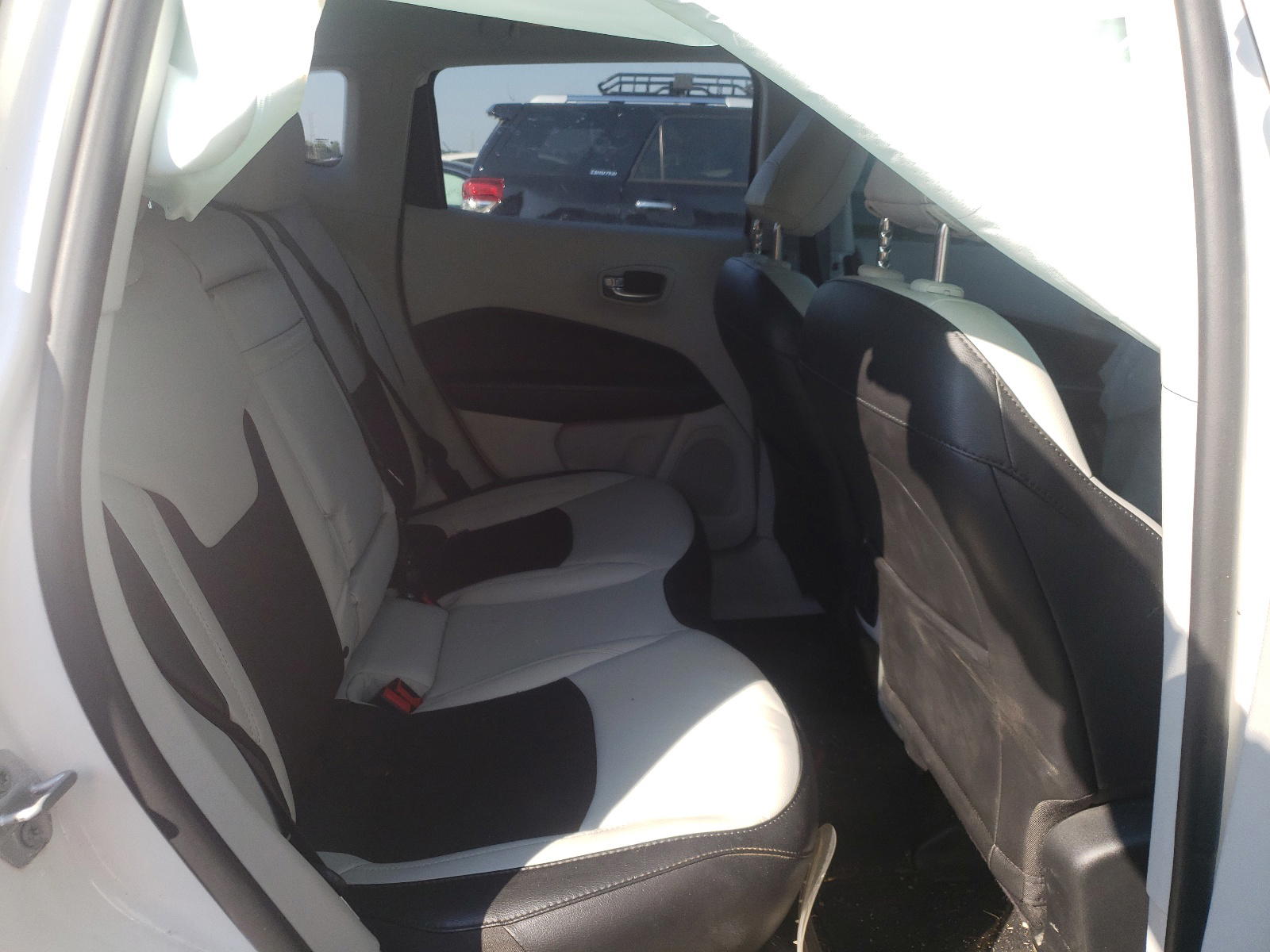 Photo 6 from auction – 2019 JEEP COMPASS LA with VIN 3C4NJCBB1KT769485