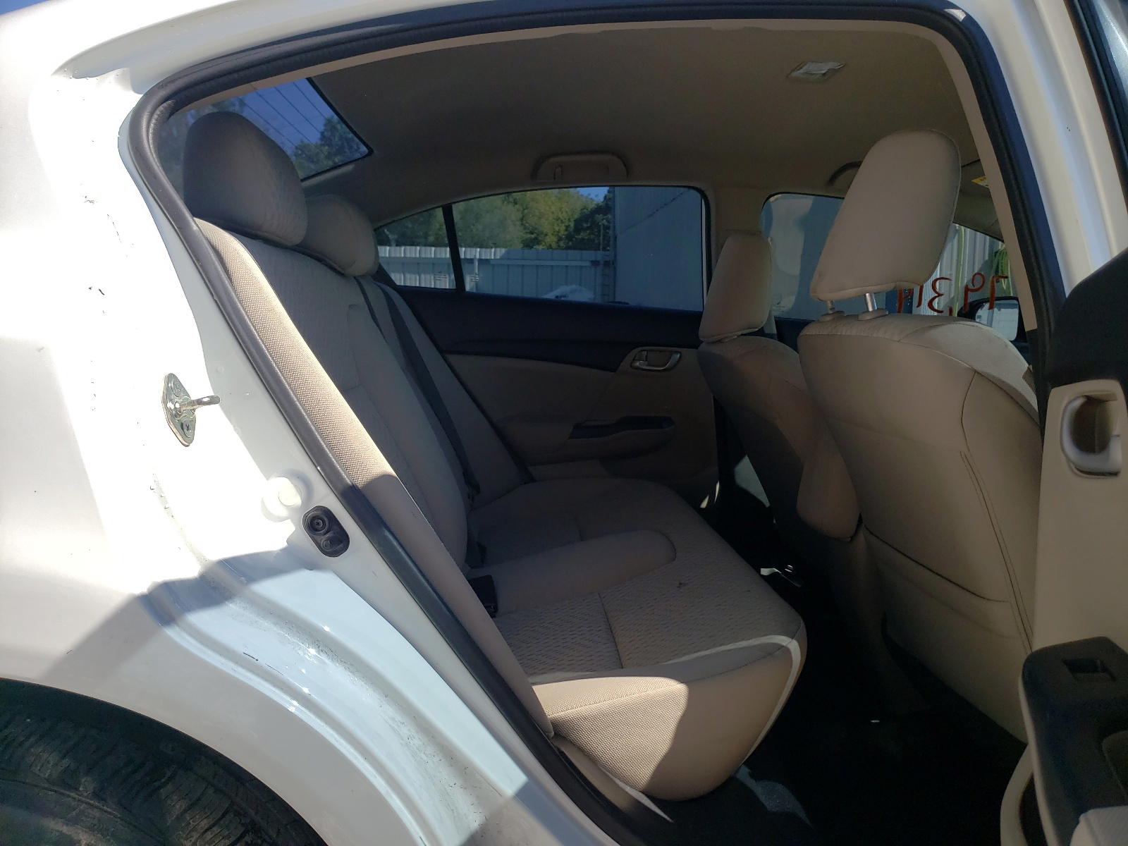 Photo 6 from auction – 2014 HONDA CIVIC LX with VIN 19XFB2F51EE263275