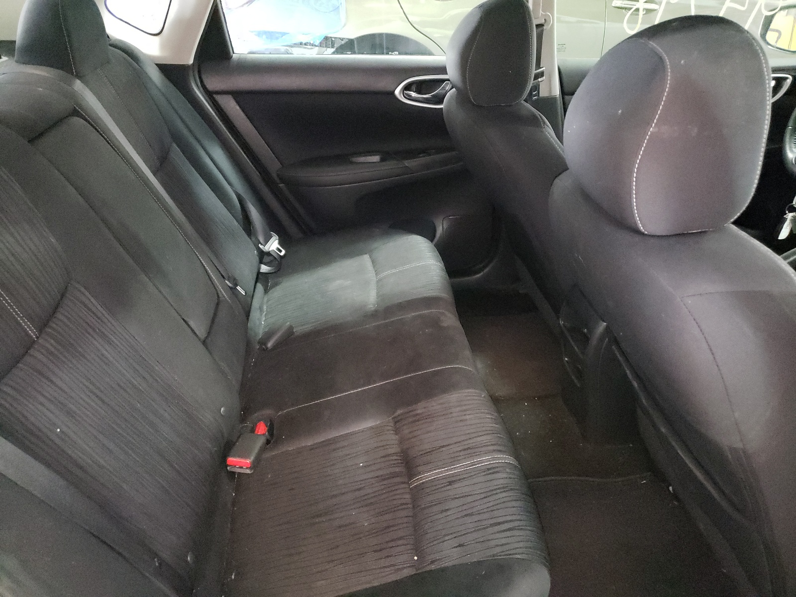 Photo 6 from auction – 2017 NISSAN SENTRA S with VIN 3N1AB7AP4HL641267