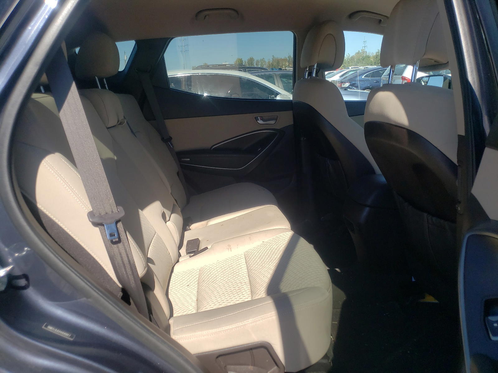 Photo 6 from auction – 2017 HYUNDAI SANTA FE S with VIN 5NMZU3LB2HH049917