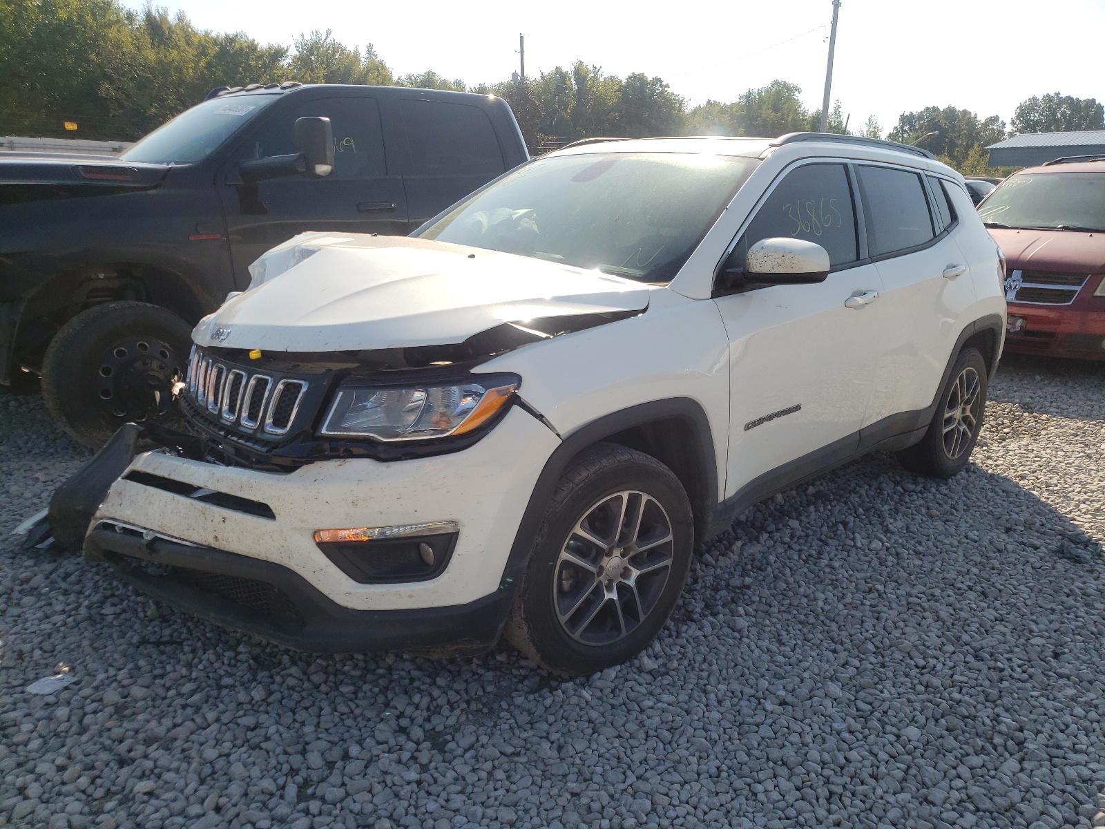 Photo 2 from auction – 2019 JEEP COMPASS LA with VIN 3C4NJCBB1KT769485