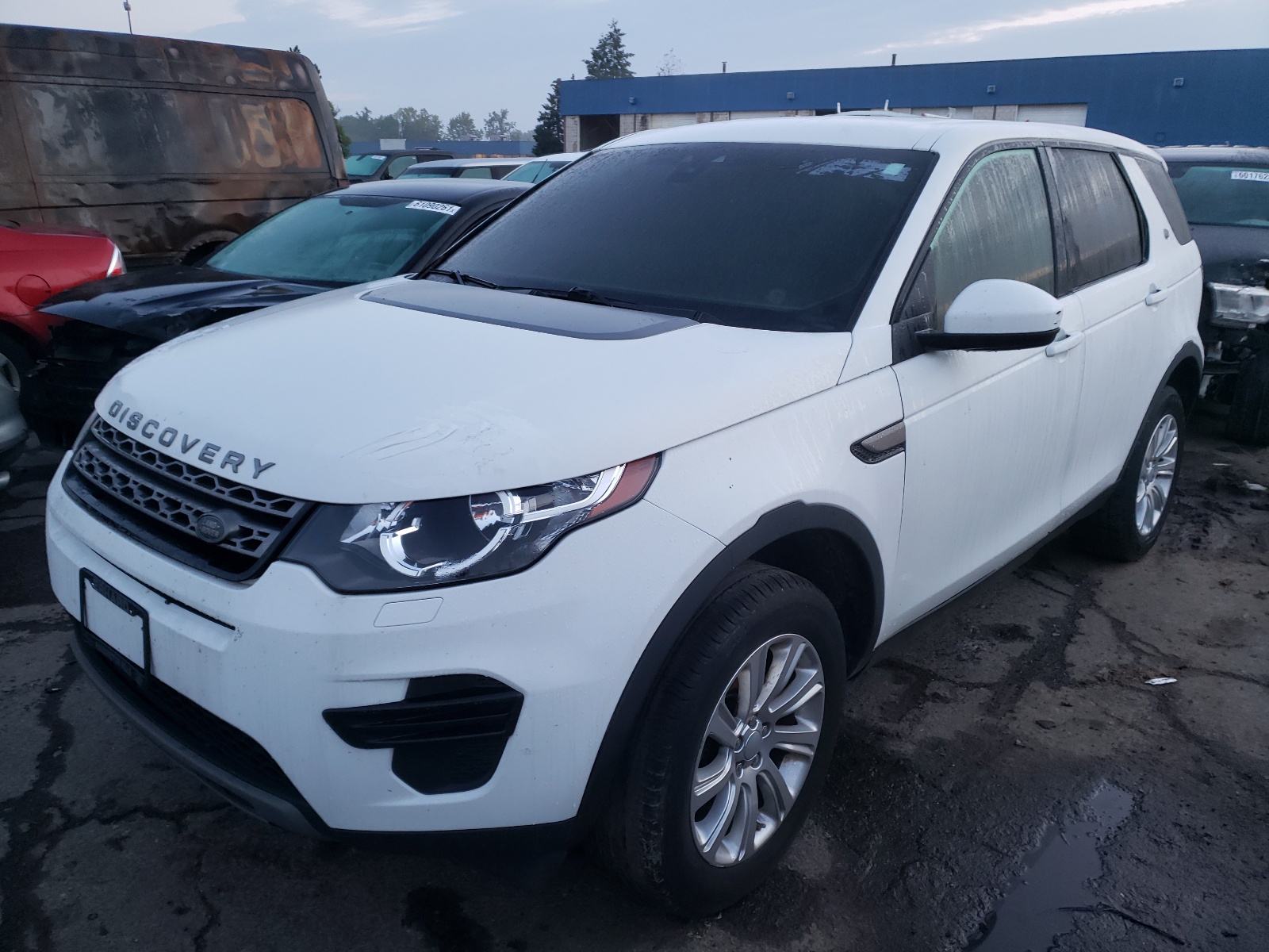 Photo 2 from auction – 2017 LAND ROVER DISCOVERY with VIN SALCP2BG8HH671064