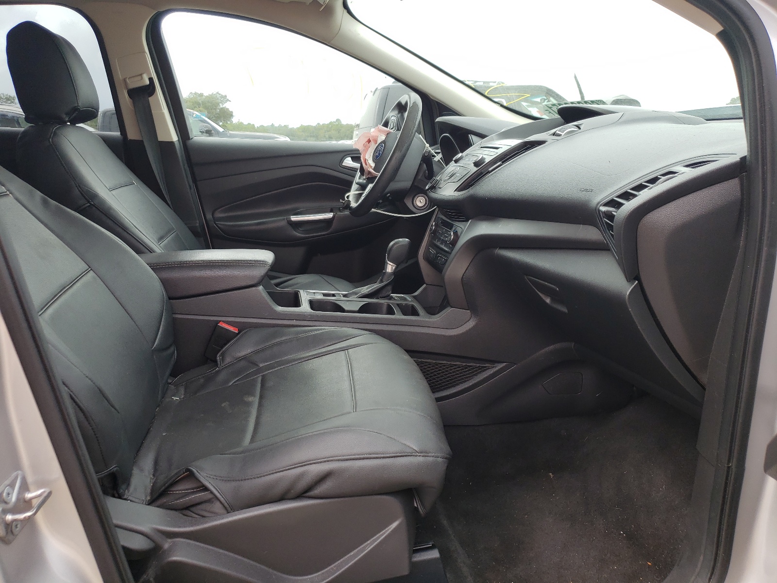 Photo 5 from auction – 2017 FORD ESCAPE SE with VIN 1FMCU0GD3HUA99312