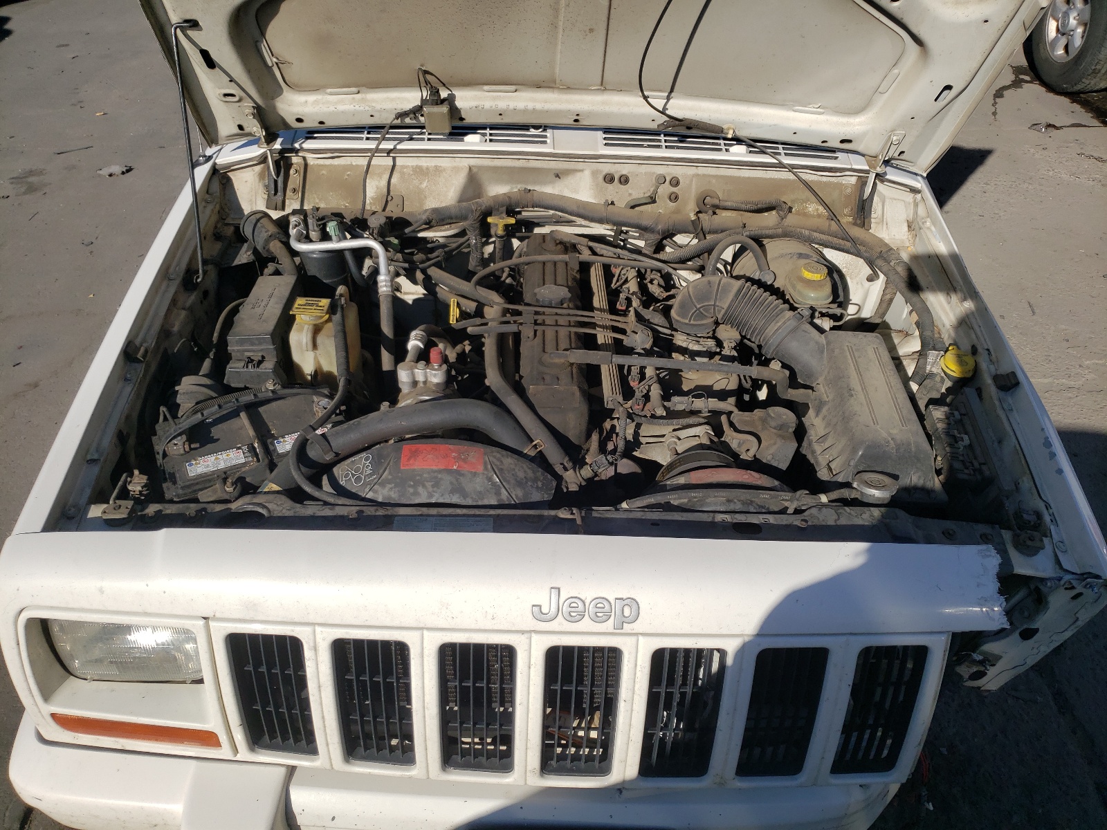 Photo 7 from auction – 1999 JEEP CHEROKEE S with VIN 1J4FF68S7XL517963