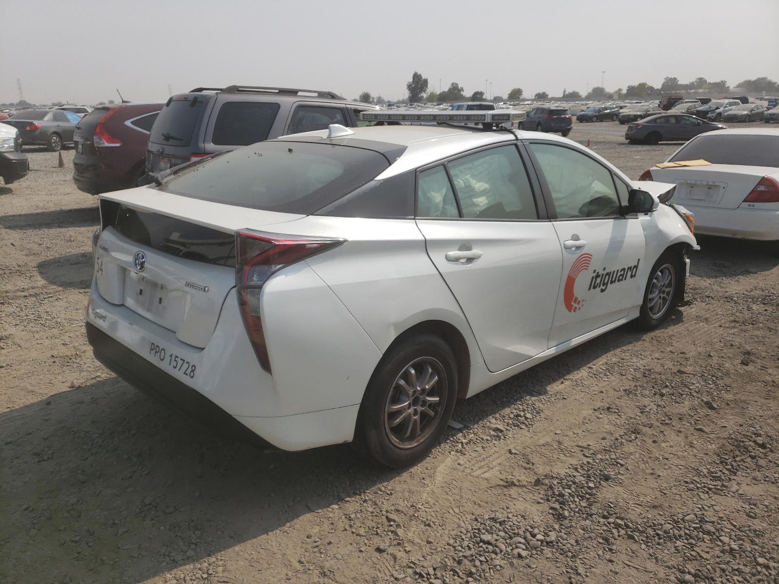 Photo 4 from auction – 2016 TOYOTA PRIUS with VIN JTDKARFU8G3522906