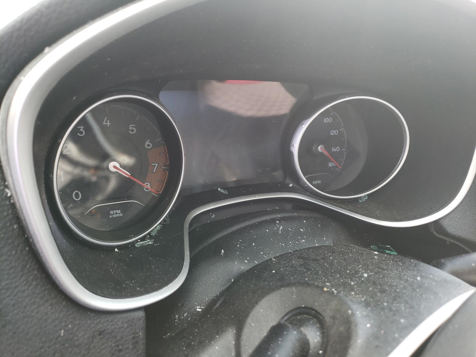 Photo 8 from auction – 2018 JEEP COMPASS LA with VIN 3C4NJDBB5JT313980