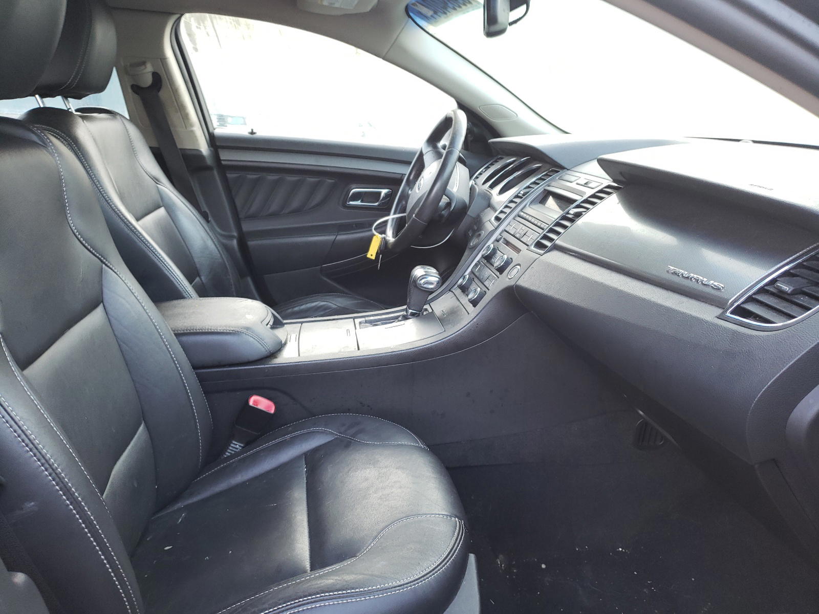 Photo 5 from auction – 2011 FORD TAURUS with VIN 1FAHP2EW8BG107773