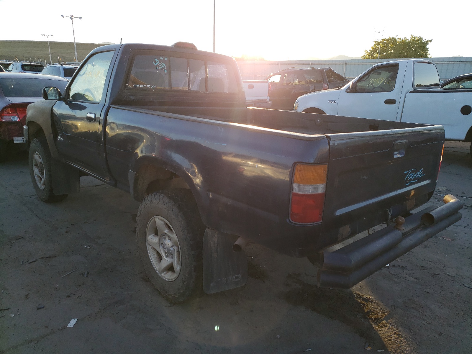 Photo 3 from auction – 1995 TOYOTA PICKUP 1/2 with VIN JT4RN01P9S7072541