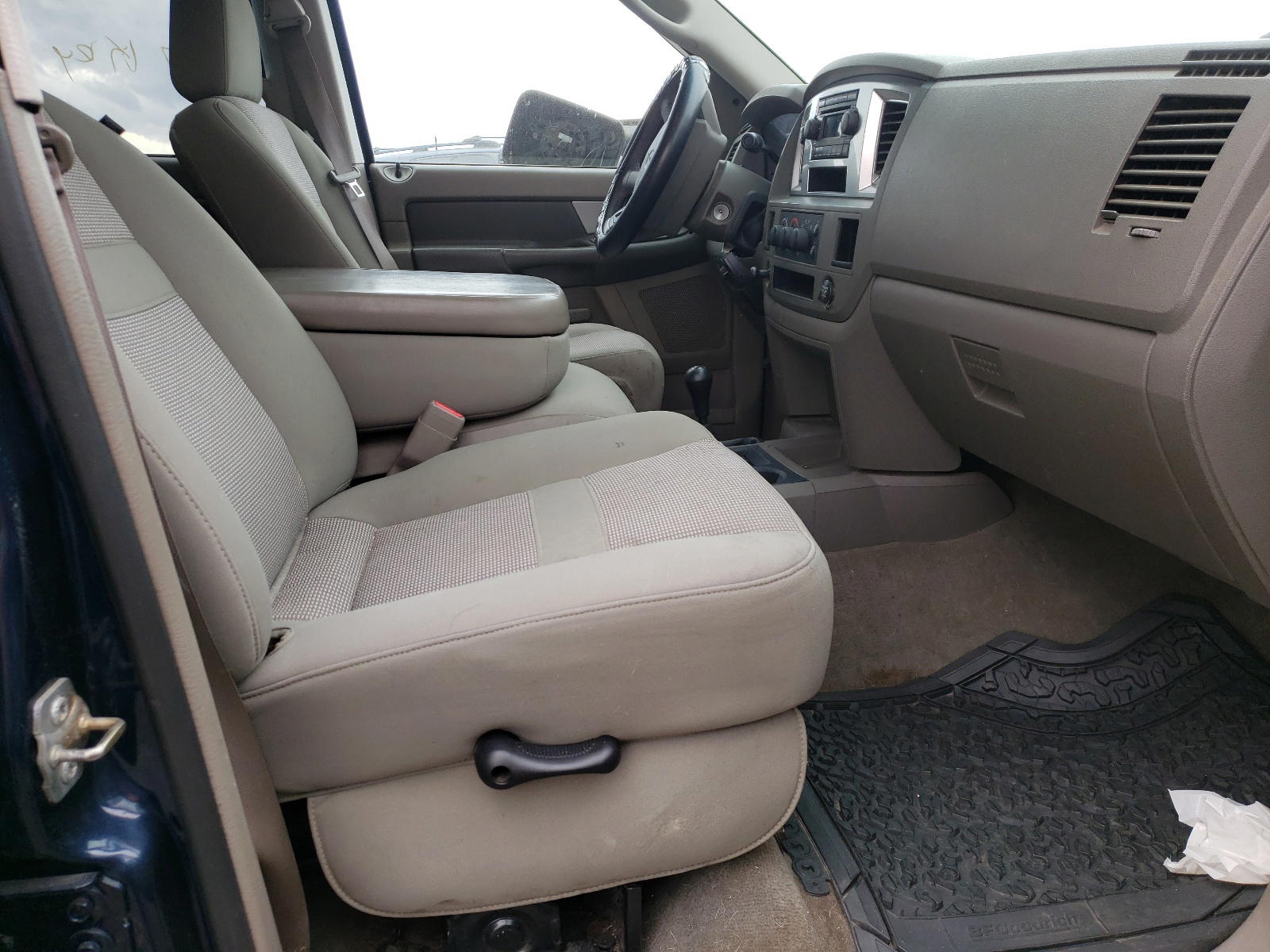 Photo 5 from auction – 2007 DODGE RAM 3500 S with VIN 3D7MX38C57G711038