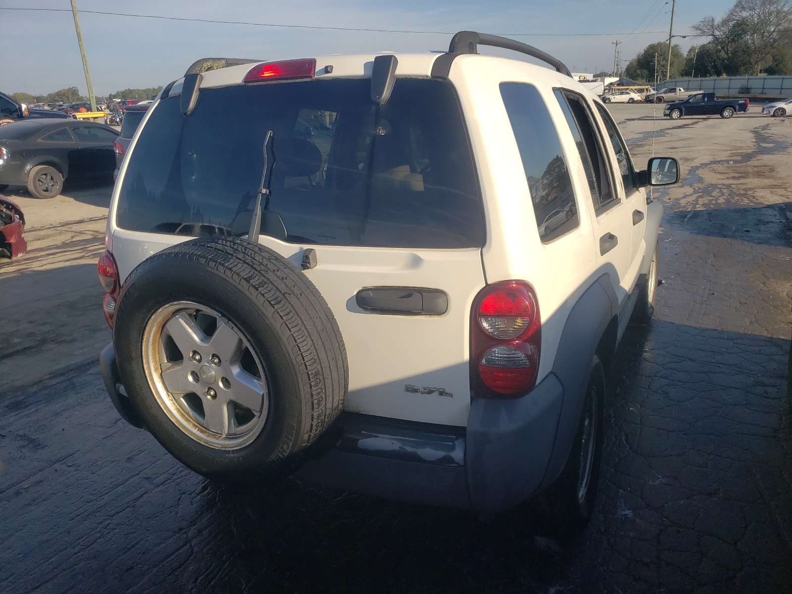 Photo 4 from auction – 2006 JEEP LIBERTY SP with VIN 1J4GL48K46W128356