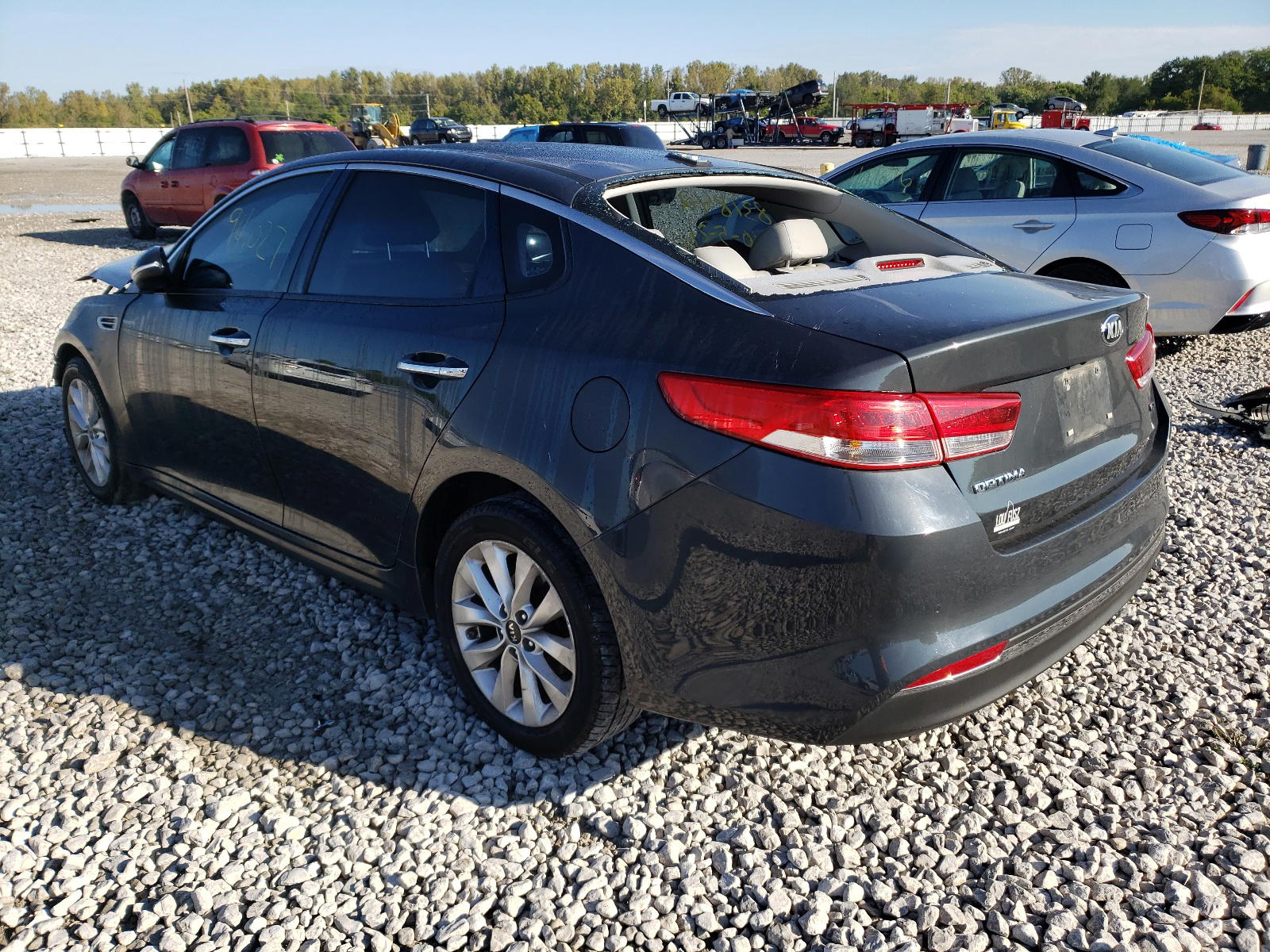 Photo 3 from auction – 2016 KIA OPTIMA EX with VIN 5XXGU4L37GG011909