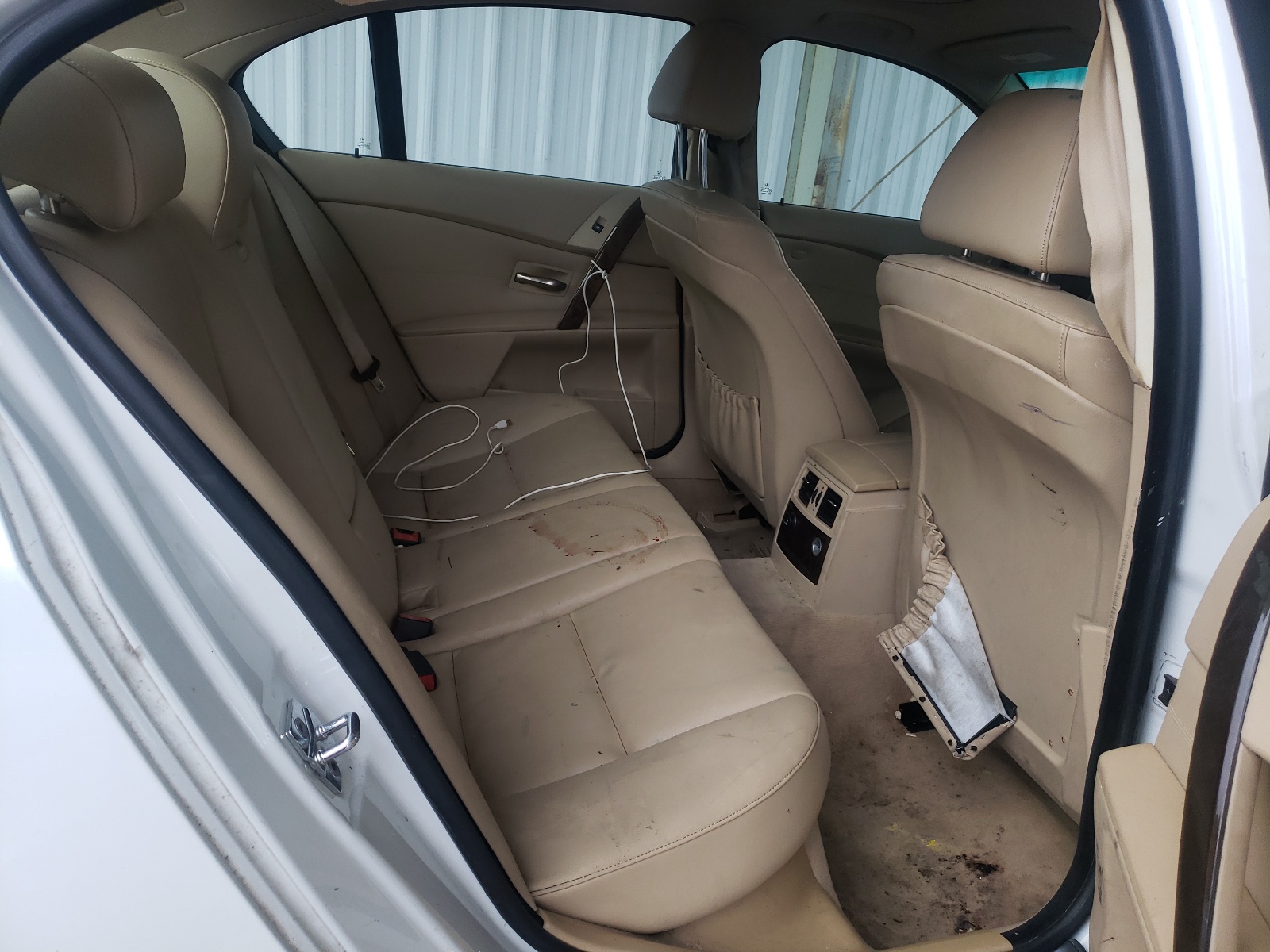 Photo 6 from auction – 2006 BMW 525 I with VIN WBANE53516CK84478