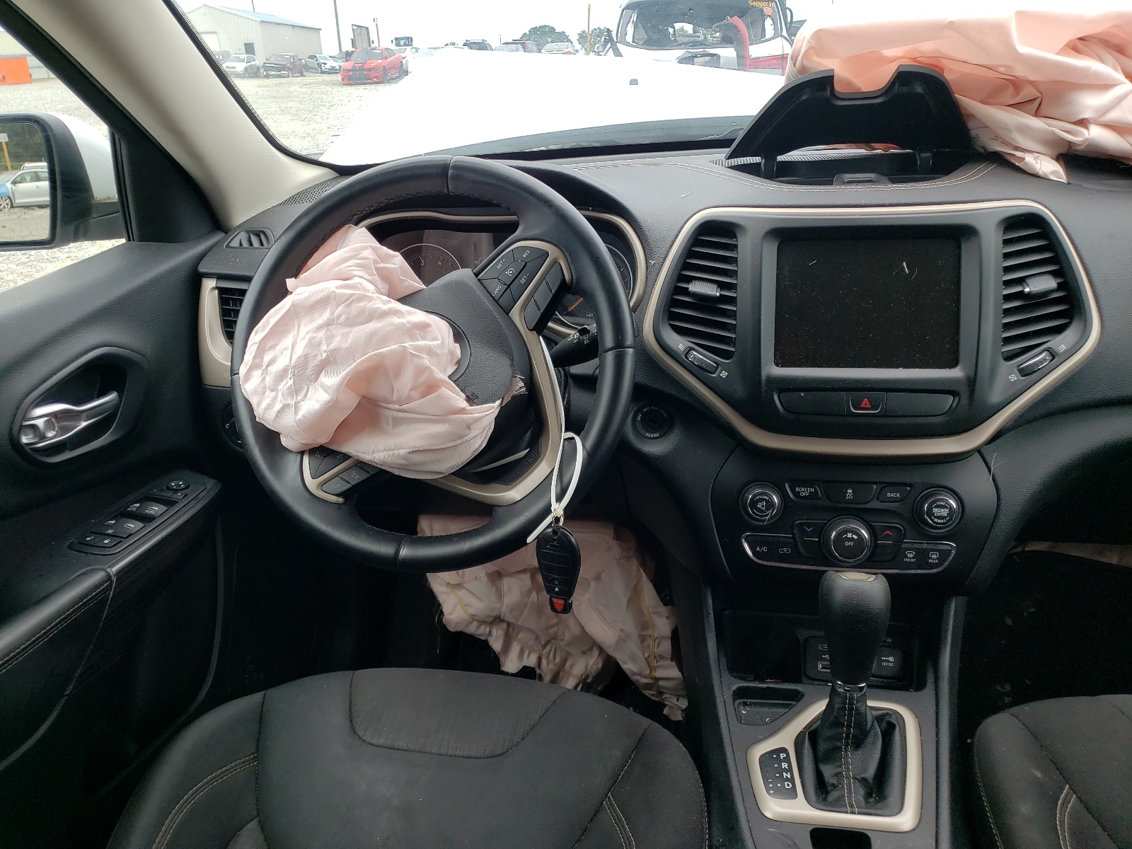 Photo 9 from auction – 2015 JEEP CHEROKEE L with VIN 1C4PJLCB8FW707928
