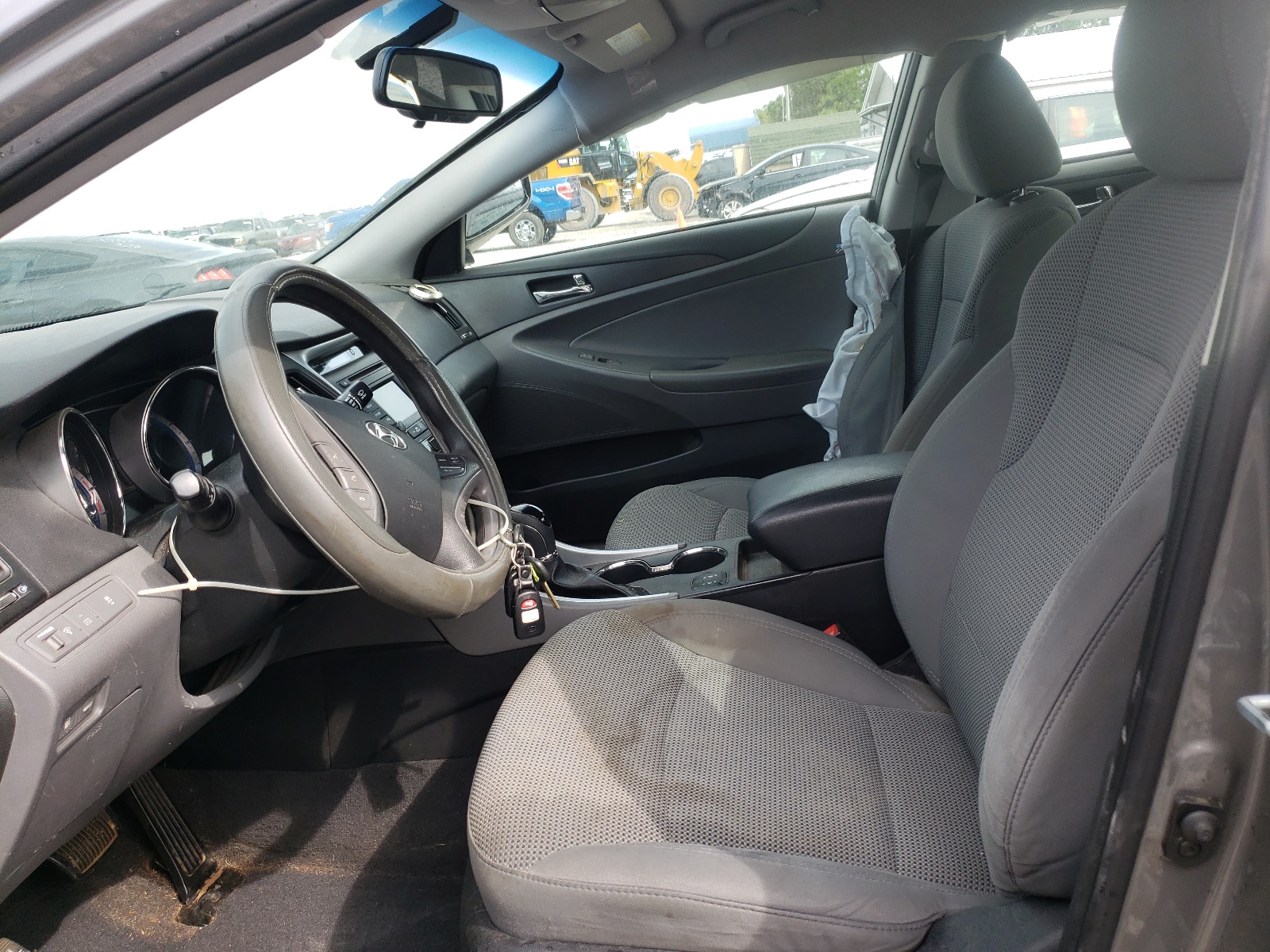 Photo 5 from auction – 2014 HYUNDAI SONATA GLS with VIN 5NPEB4AC5EH826661