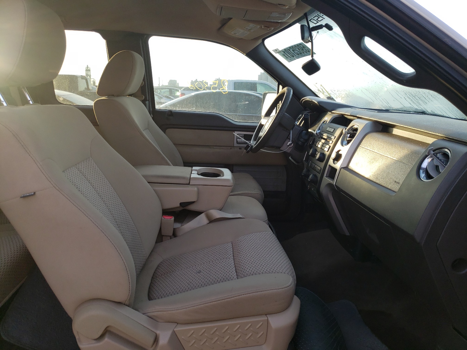 Photo 5 from auction – 2009 FORD F150 SUPER with VIN 1FTRX12859FA42170