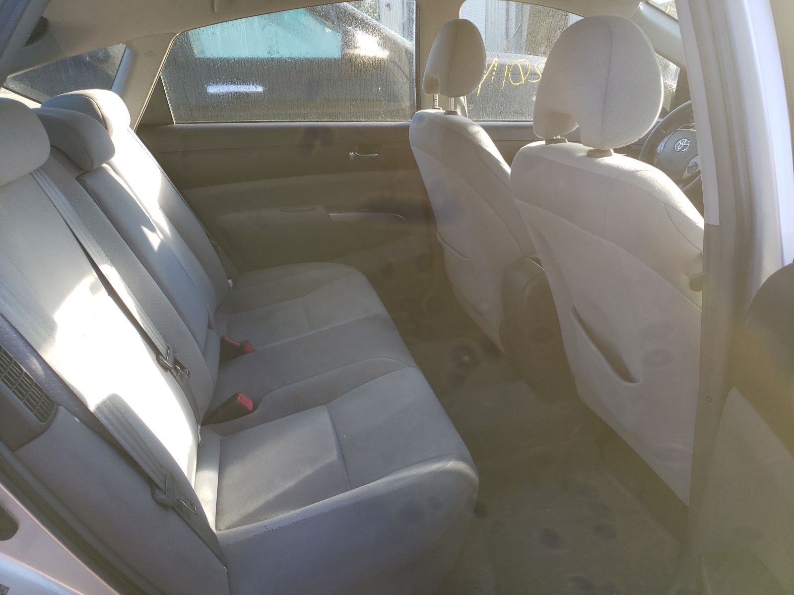 Photo 6 from auction – 2005 TOYOTA PRIUS with VIN JTDKB20U557041126