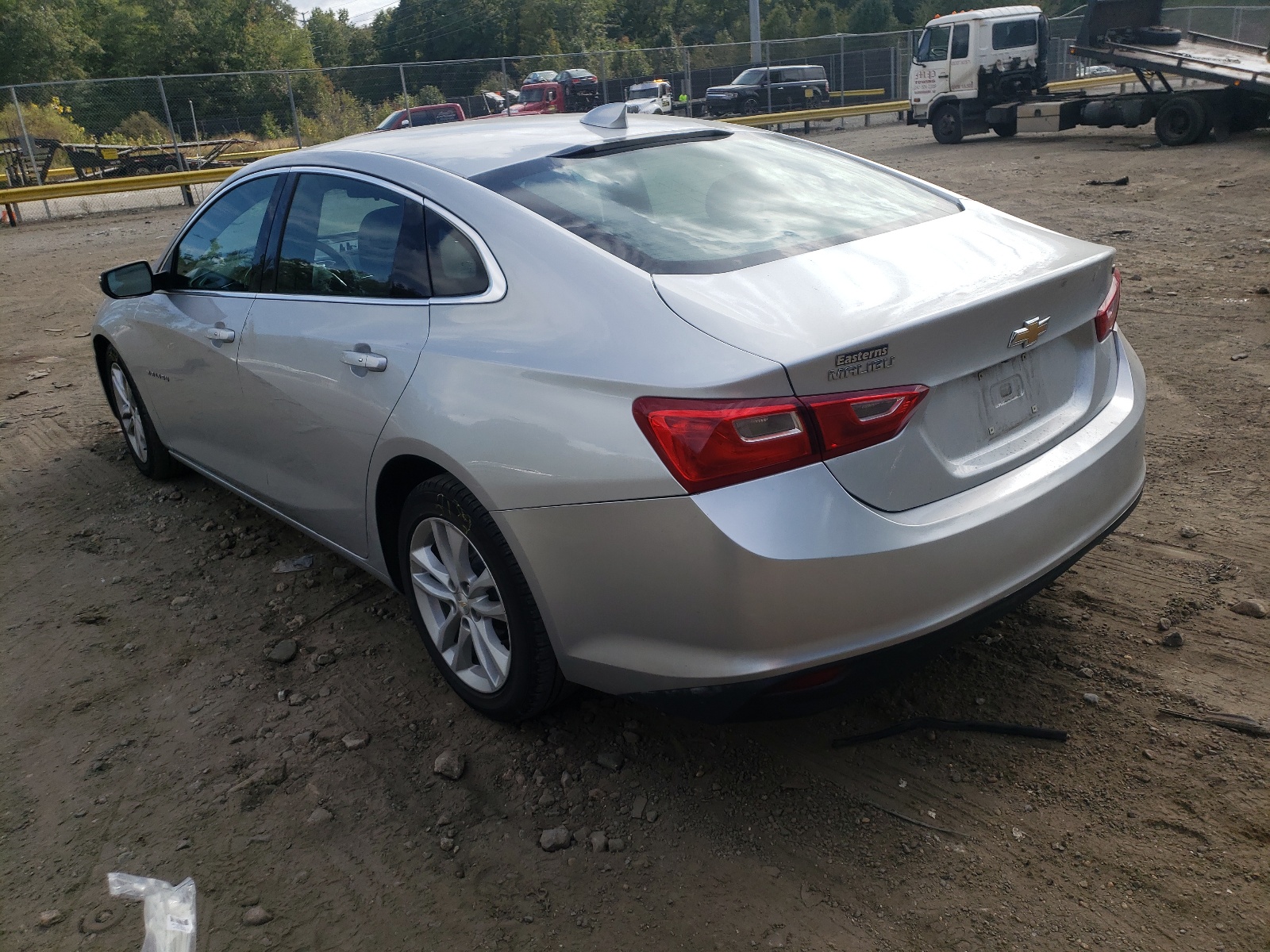 Photo 3 from auction – 2018 CHEVROLET MALIBU LT with VIN 1G1ZD5ST8JF267555