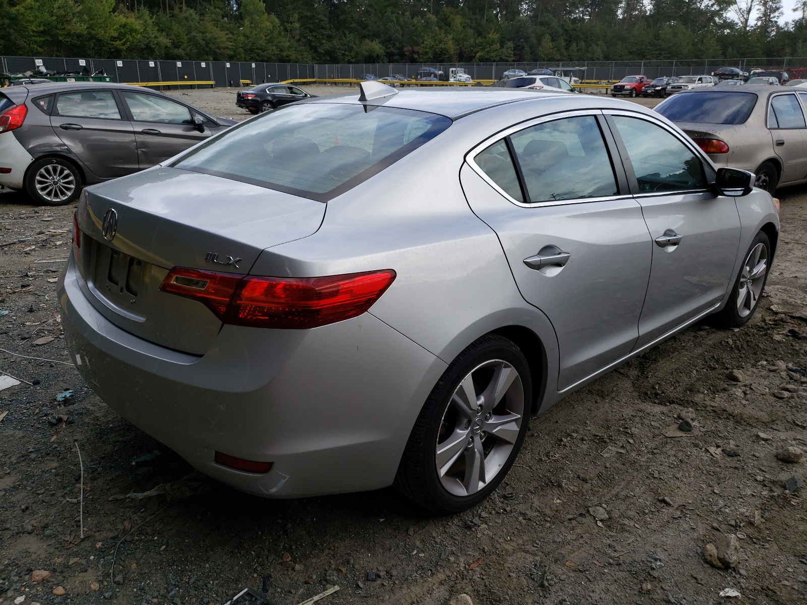 Photo 4 from auction – 2013 ACURA ILX 20 PRE with VIN 19VDE1F50DE008164
