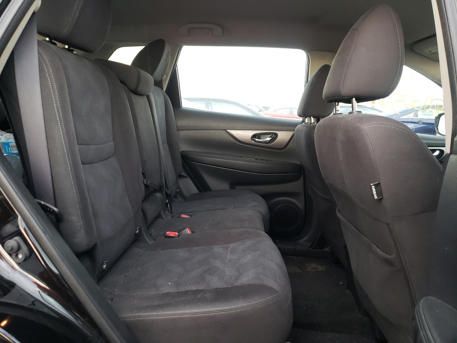 Photo 6 from auction – 2015 NISSAN ROGUE S with VIN KNMAT2MT0FP582337