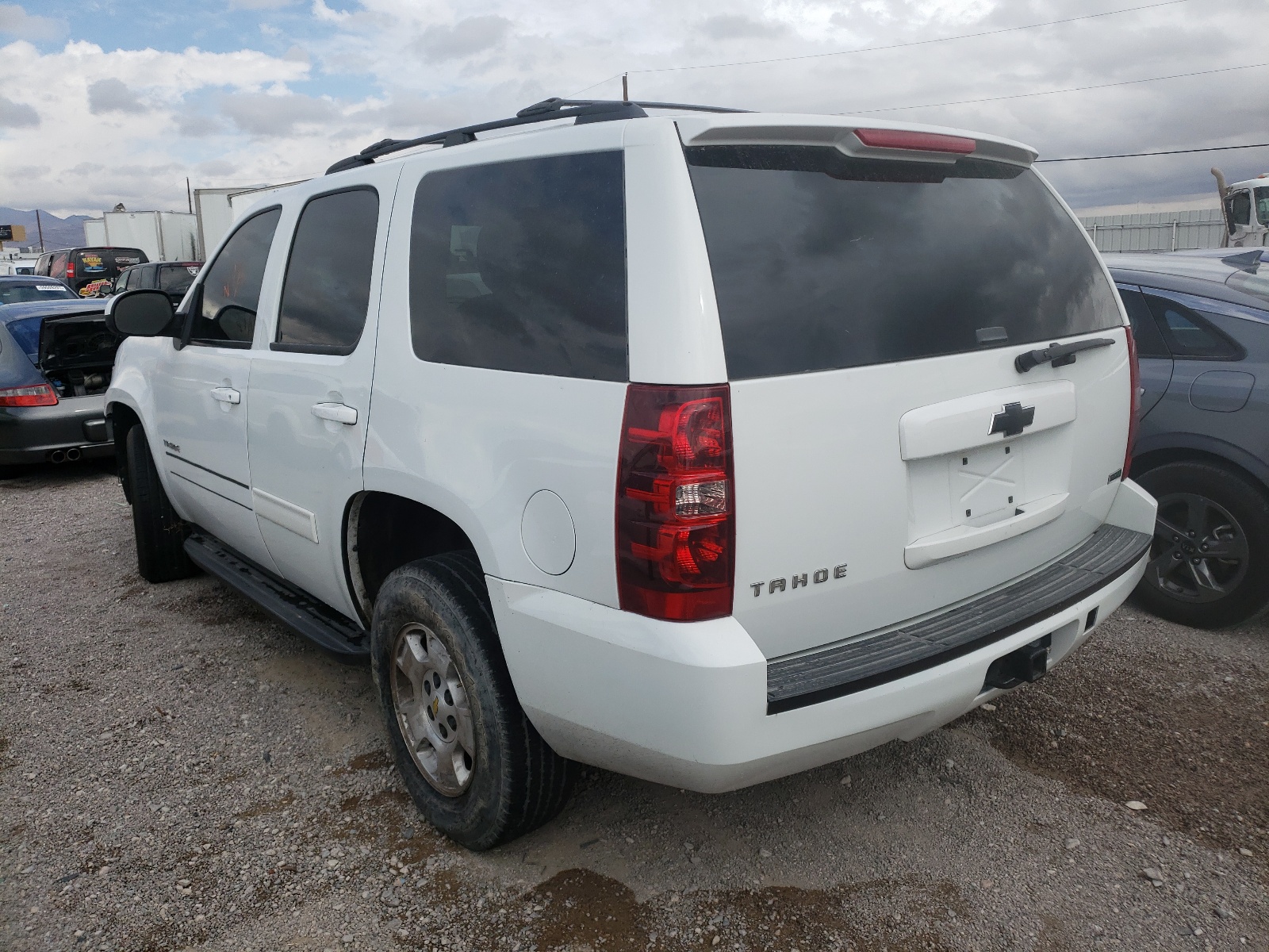 Photo 3 from auction – 2011 CHEVROLET TAHOE C150 with VIN 1GNSCAE0XBR108145