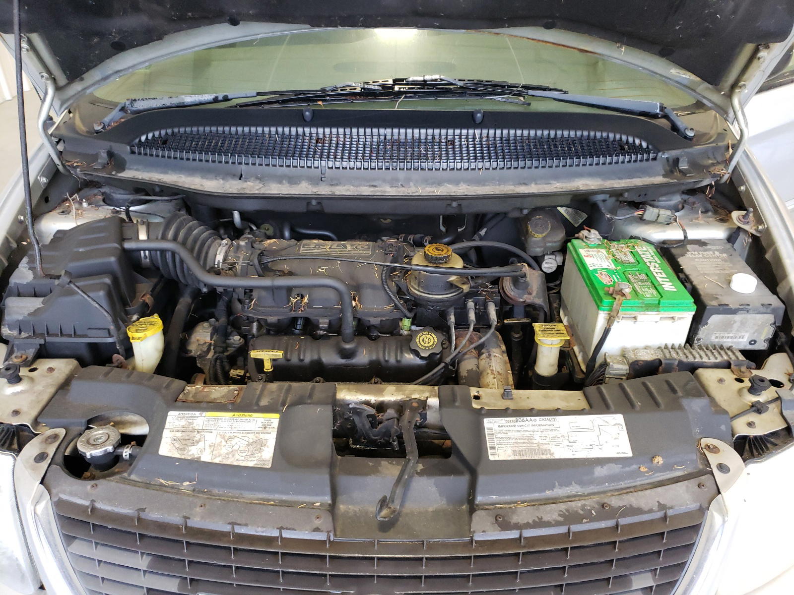 Photo 7 from auction – 2002 CHRYSLER TOWN & CNT with VIN 2C4GP44382R656557