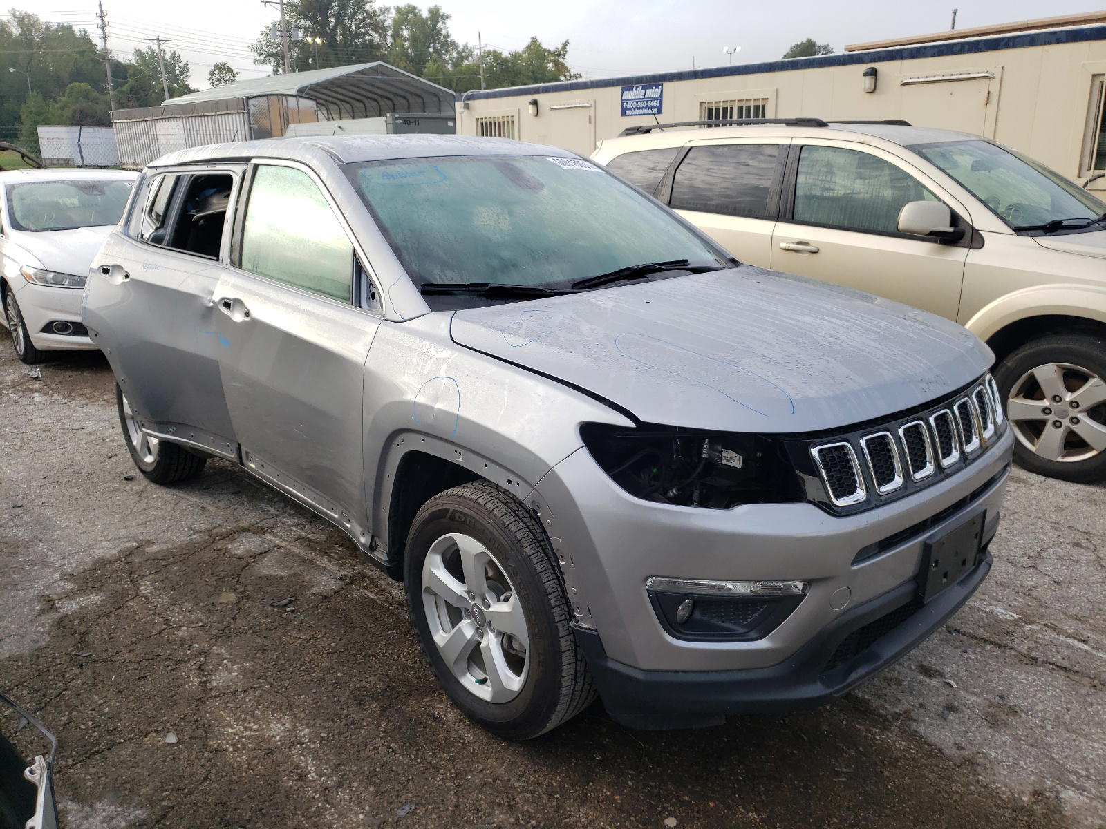 JEEP COMPASS LA 2018 with VIN 3C4NJCBB1JT300461 - Photo from auction