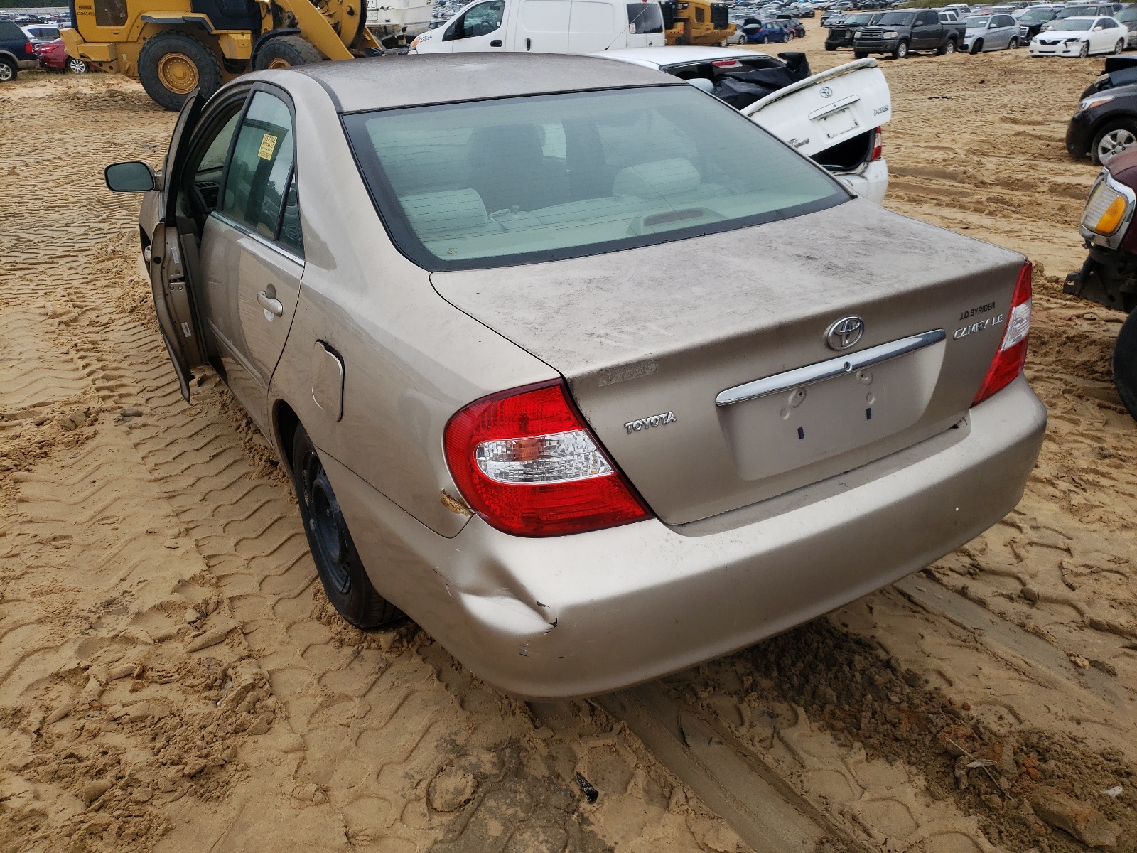 Photo 3 from auction – 2003 TOYOTA CAMRY LE with VIN 4T1BE32K03U144909