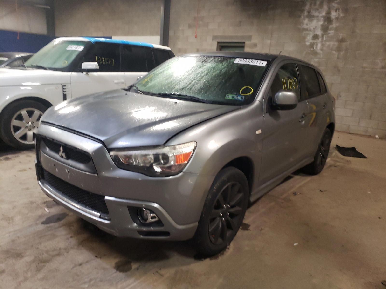 Photo 2 from auction – 2011 MITSUBISHI OUTLANDER with VIN JA4AR4AU8BZ017026