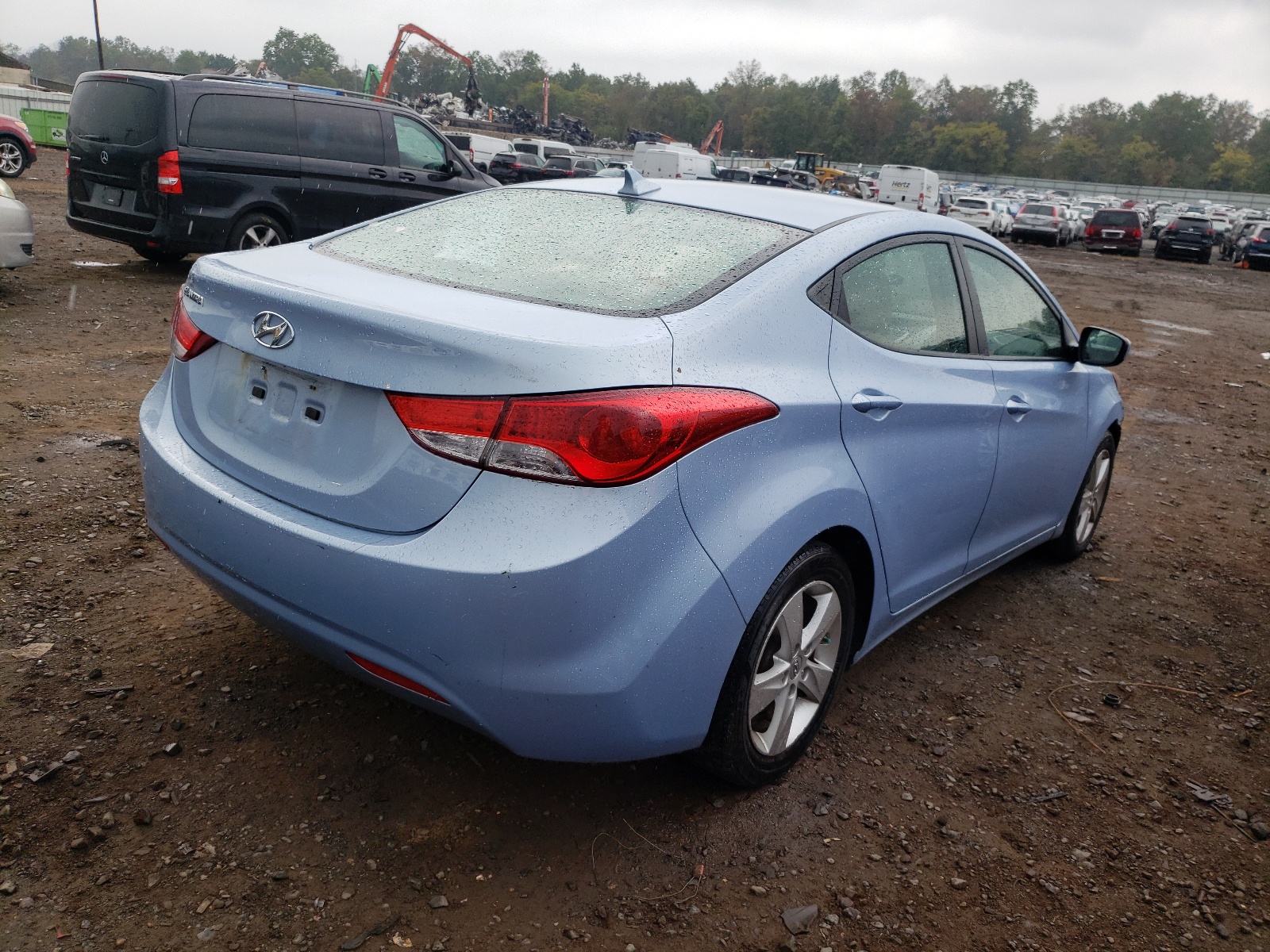 Photo 4 from auction – 2011 HYUNDAI ELANTRA GL with VIN KMHDH4AEXBU124750