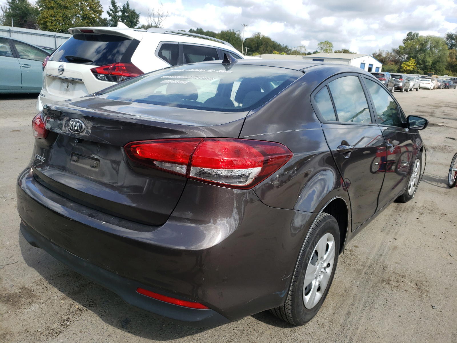Photo 4 from auction – 2017 KIA FORTE LX with VIN 3KPFK4A72HE137340