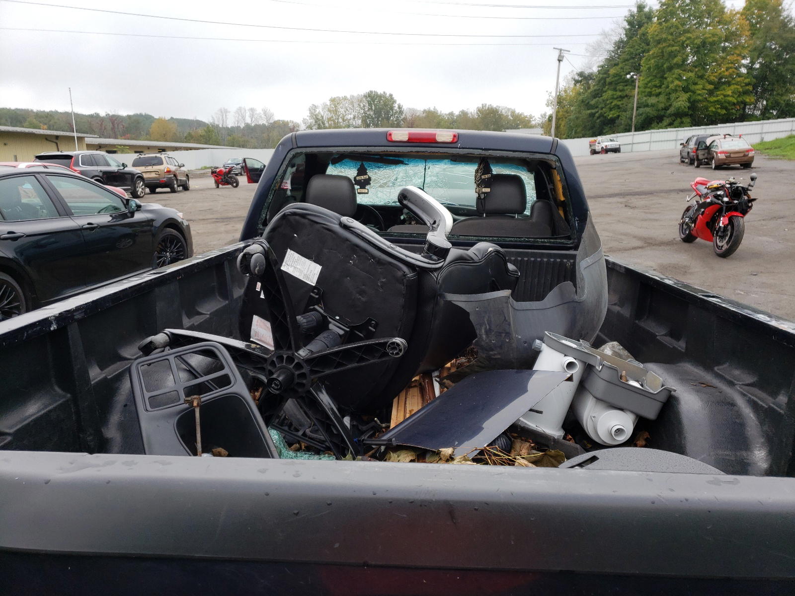 Photo 6 from auction – 2005 CHEVROLET SILVERADO with VIN 1GCEK14VX5Z260002