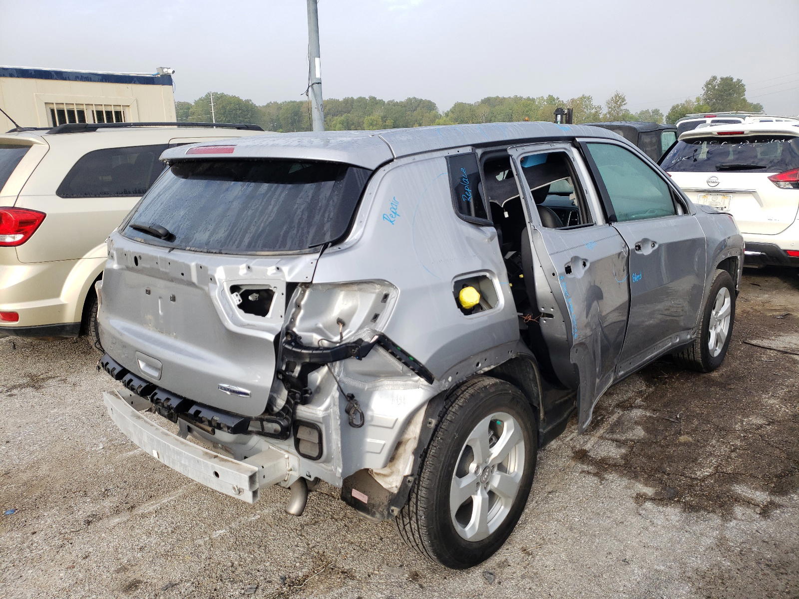 Photo 4 from auction – 2018 JEEP COMPASS LA with VIN 3C4NJCBB1JT300461