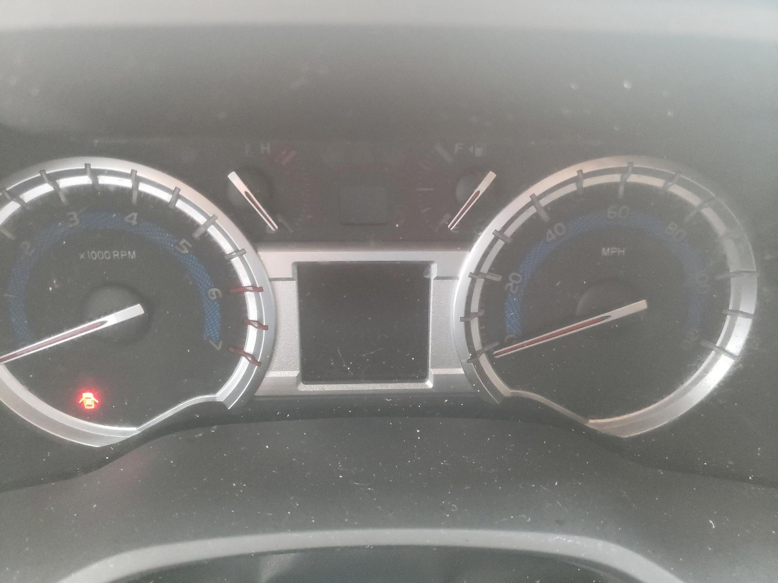 Photo 8 from auction – 2014 TOYOTA 4RUNNER SR with VIN JTEBU5JR1E5201600
