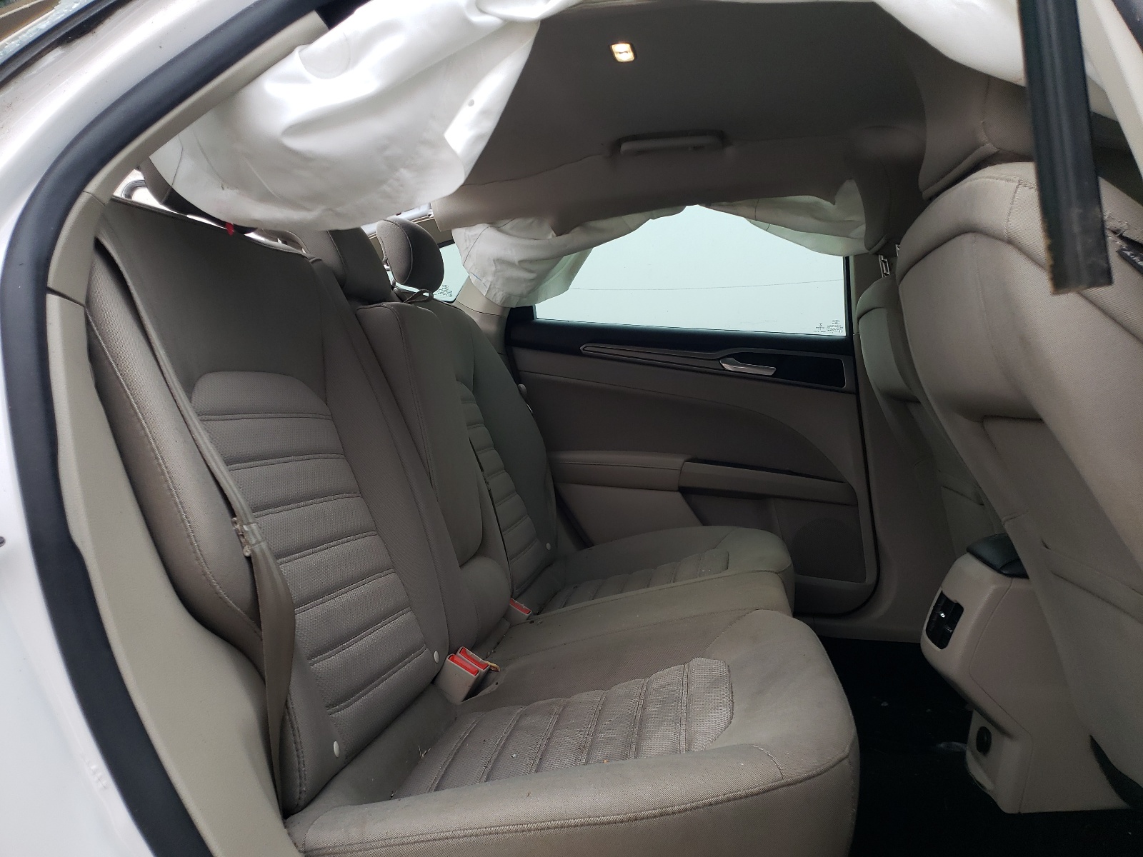 Photo 6 from auction – 2018 FORD FUSION SE with VIN 3FA6P0HD3JR157607