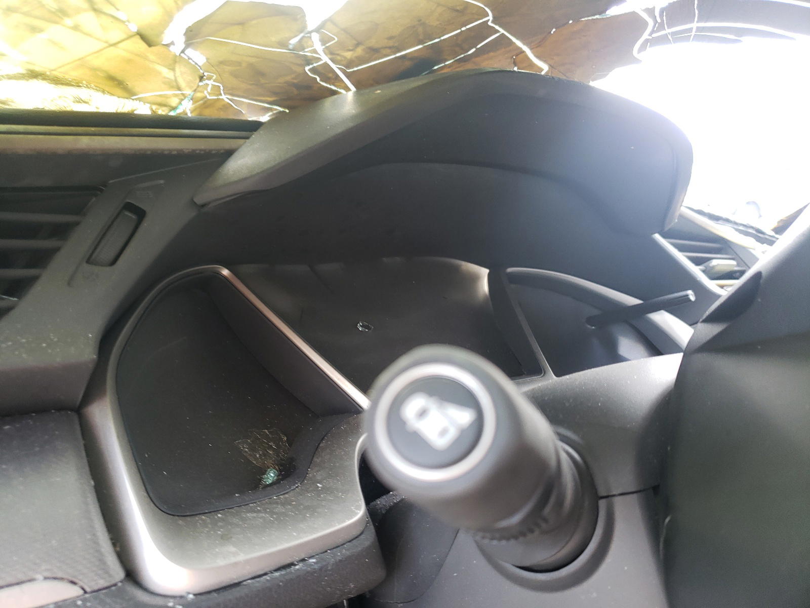 Photo 8 from auction – 2016 HONDA CIVIC EX with VIN 2HGFC3B35GH359104