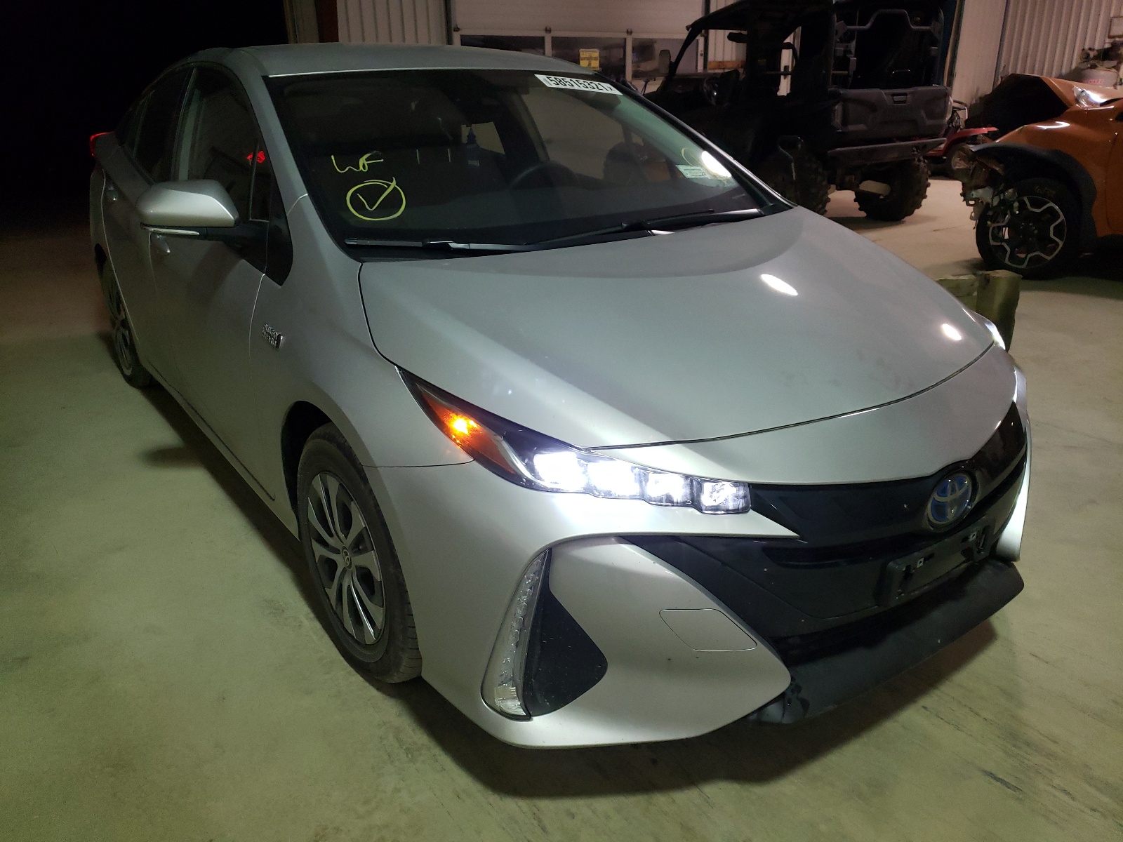 Photo 1 from auction – 2021 TOYOTA PRIUS PRIM with VIN JTDKAMFP5M3195082